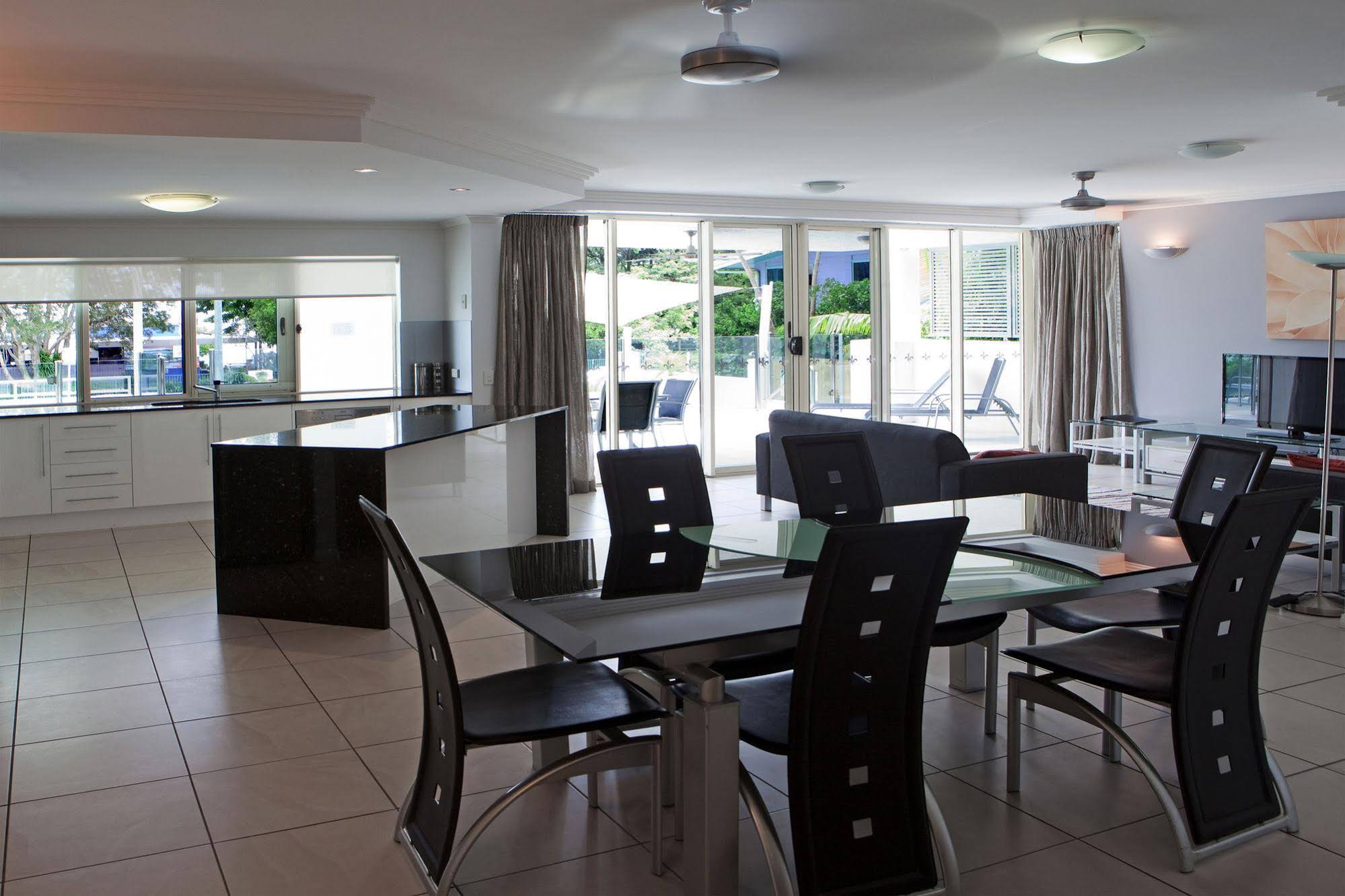 Waters Edge Apartment Cairns