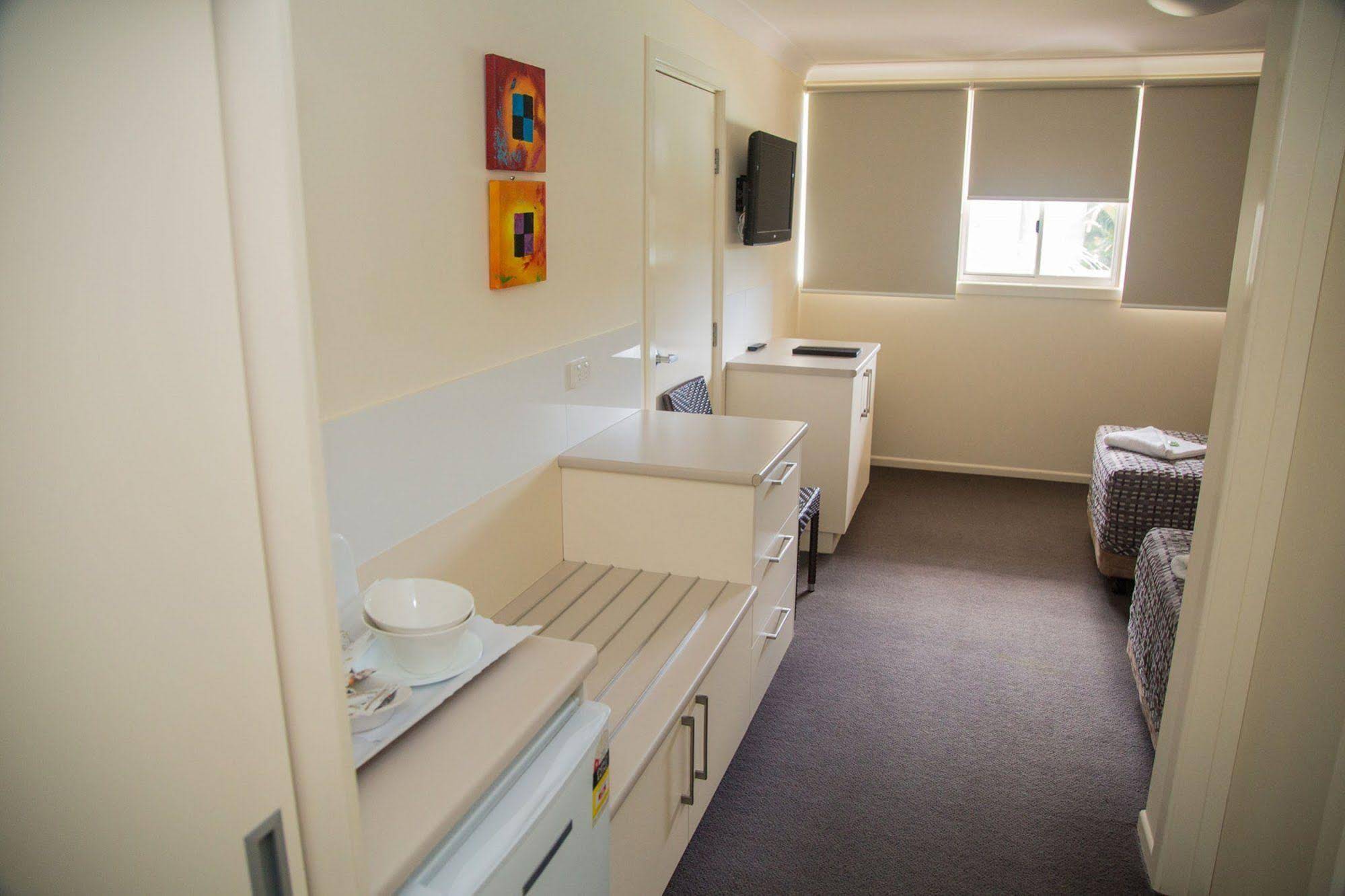 Nightcap at Golden Beach Tavern