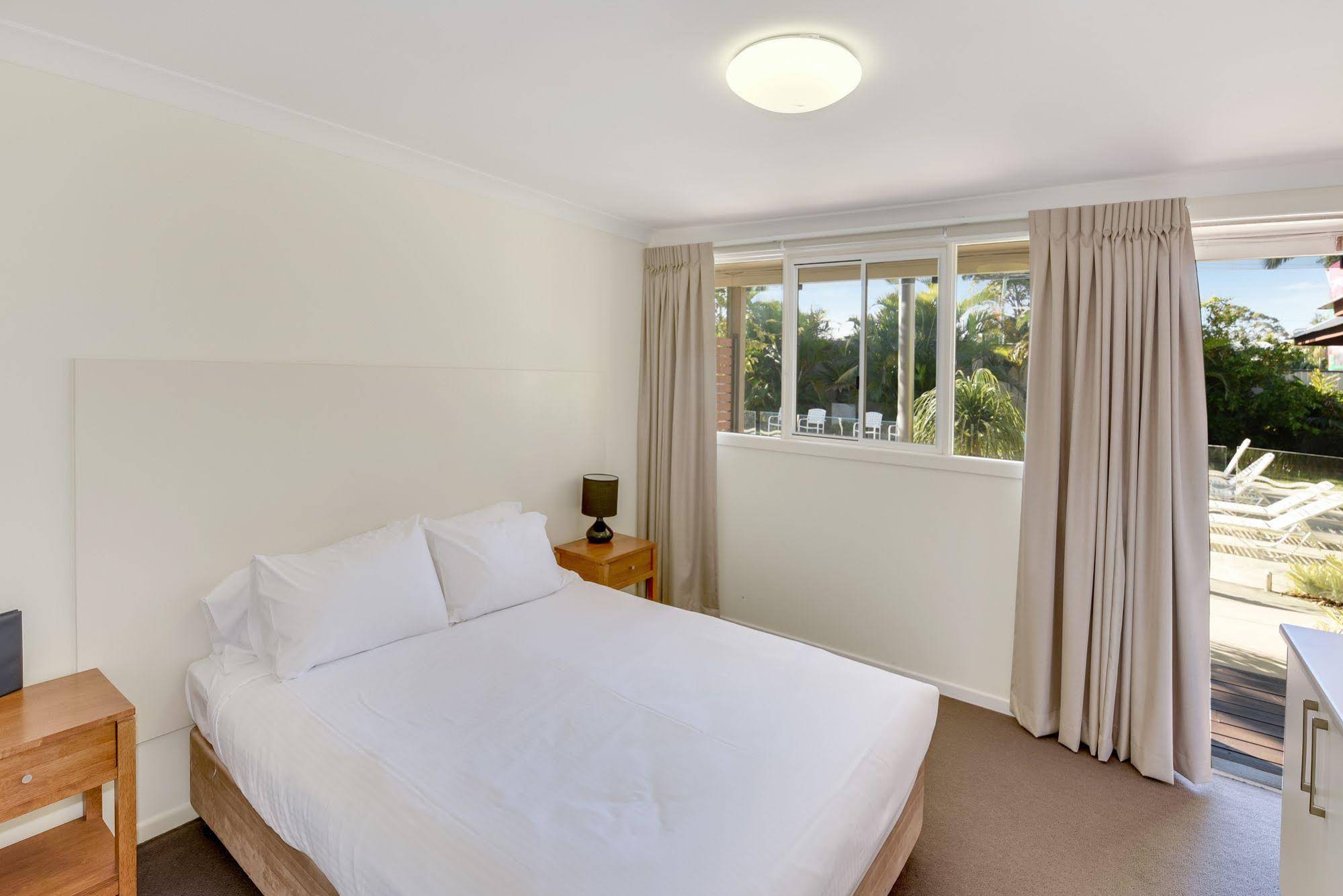 Nightcap at Golden Beach Tavern