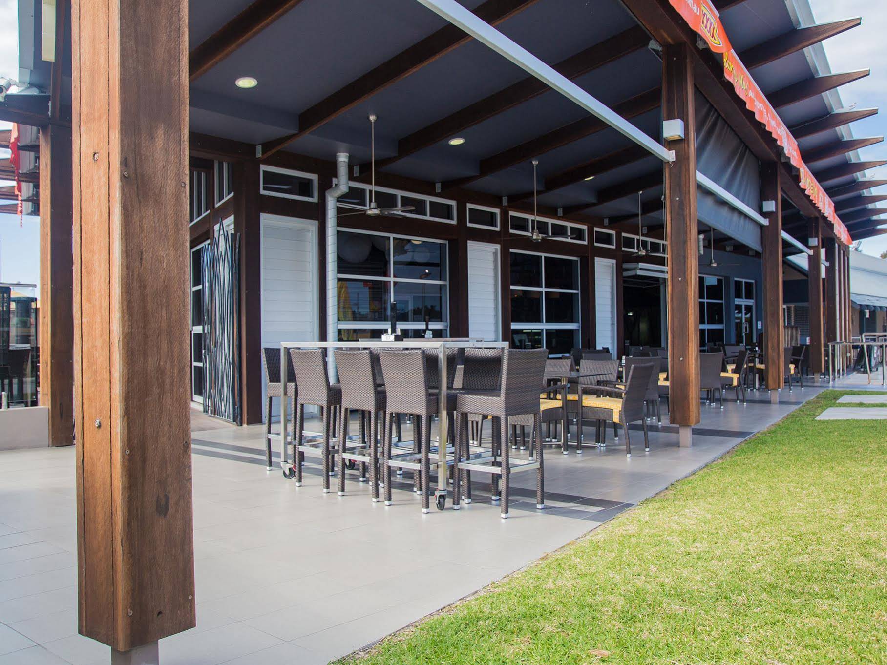 Nightcap at Golden Beach Tavern