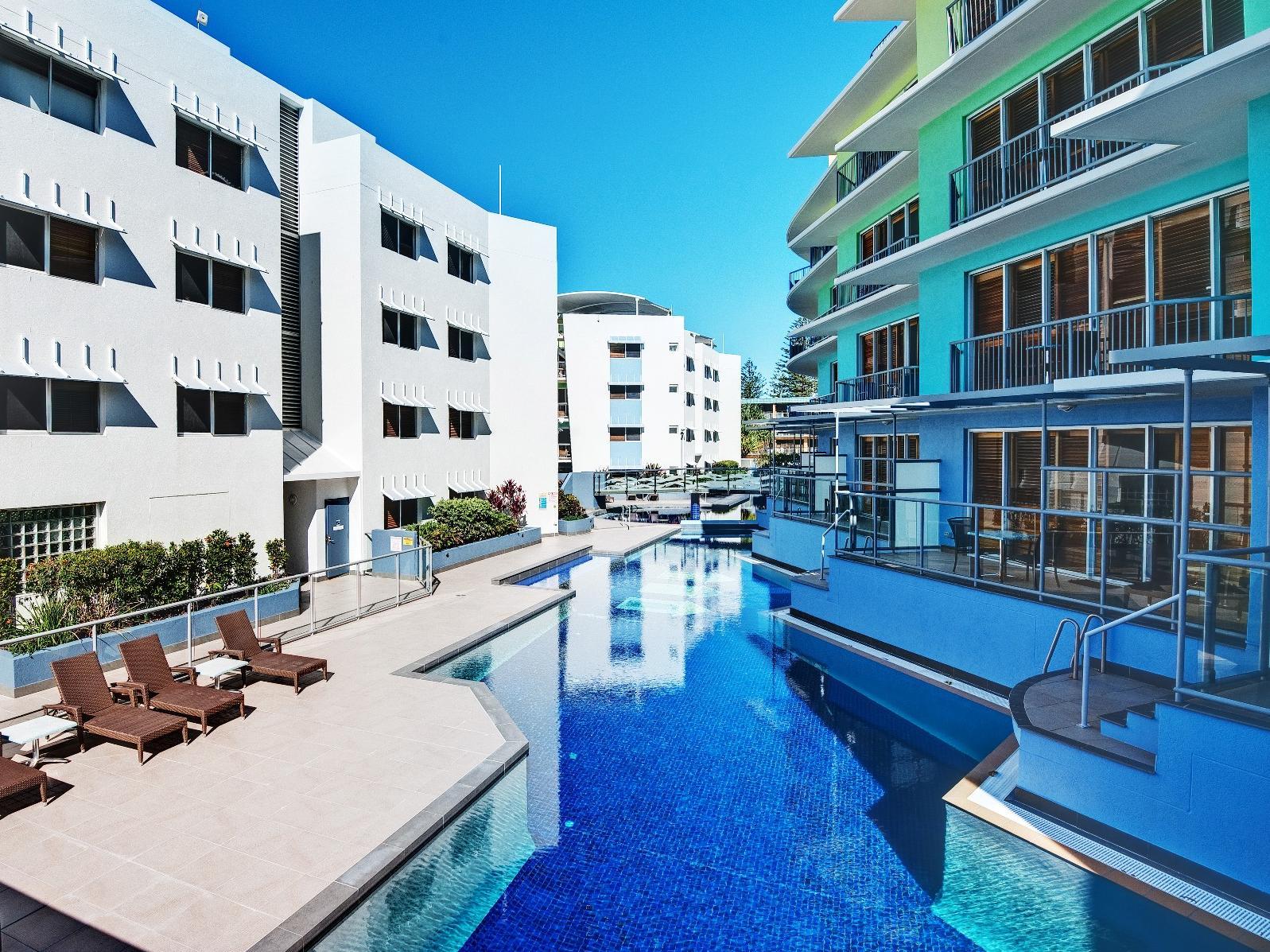 Rolling Surf Resort