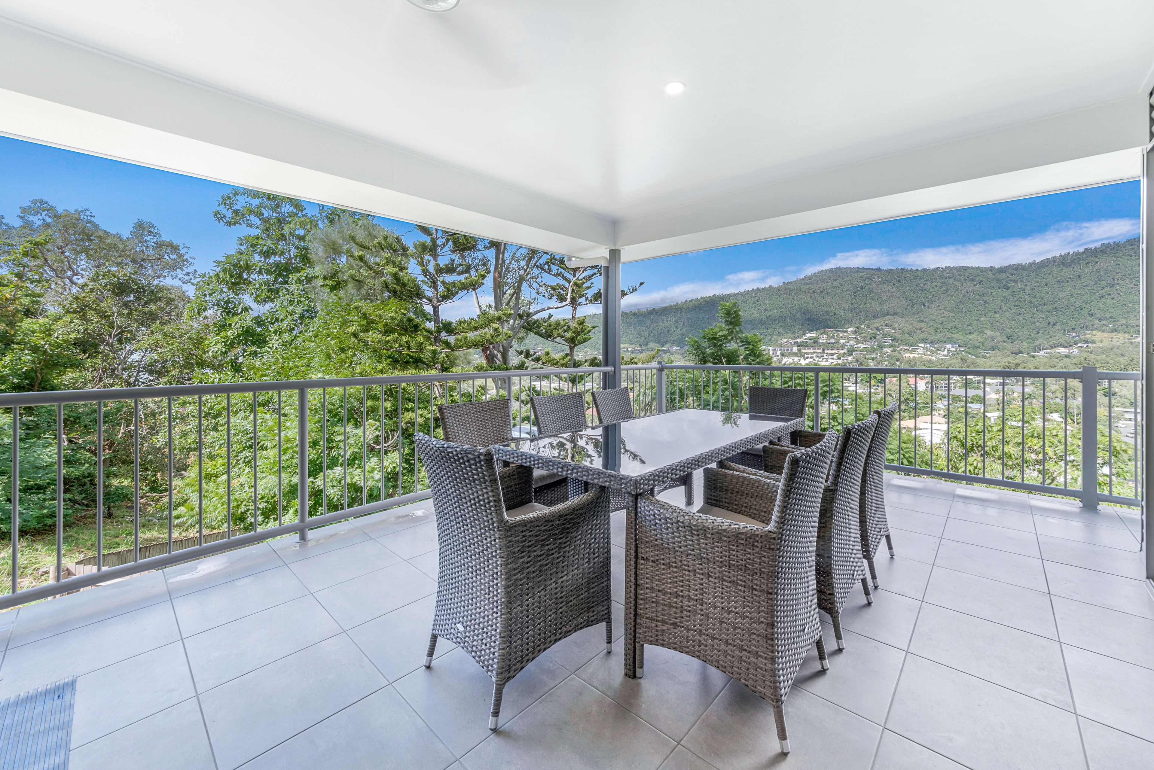 Great Escape Cannonvale