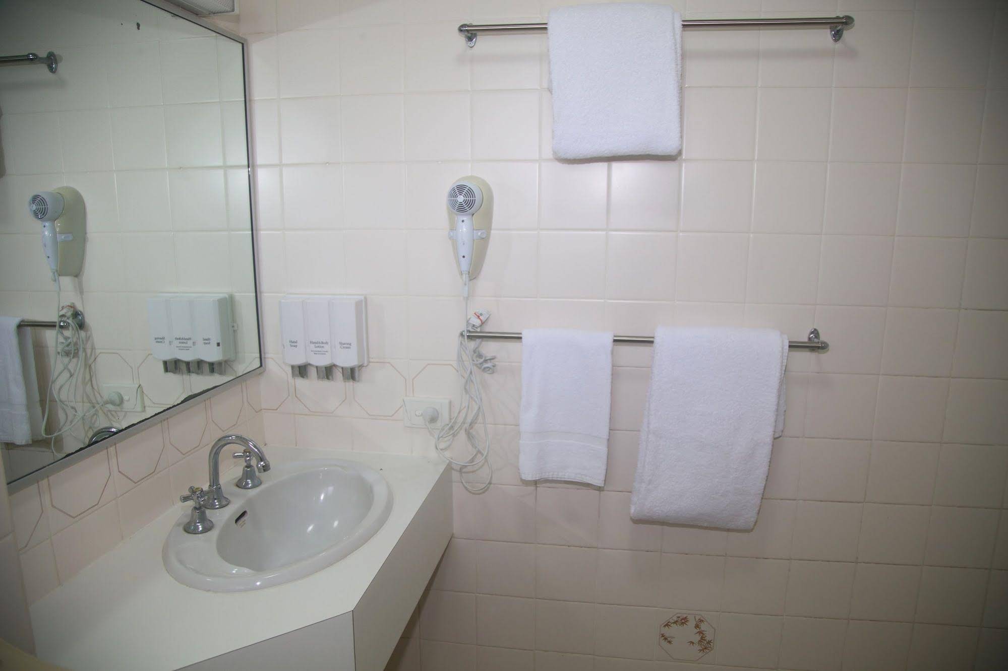 Reef Gateway Hotel