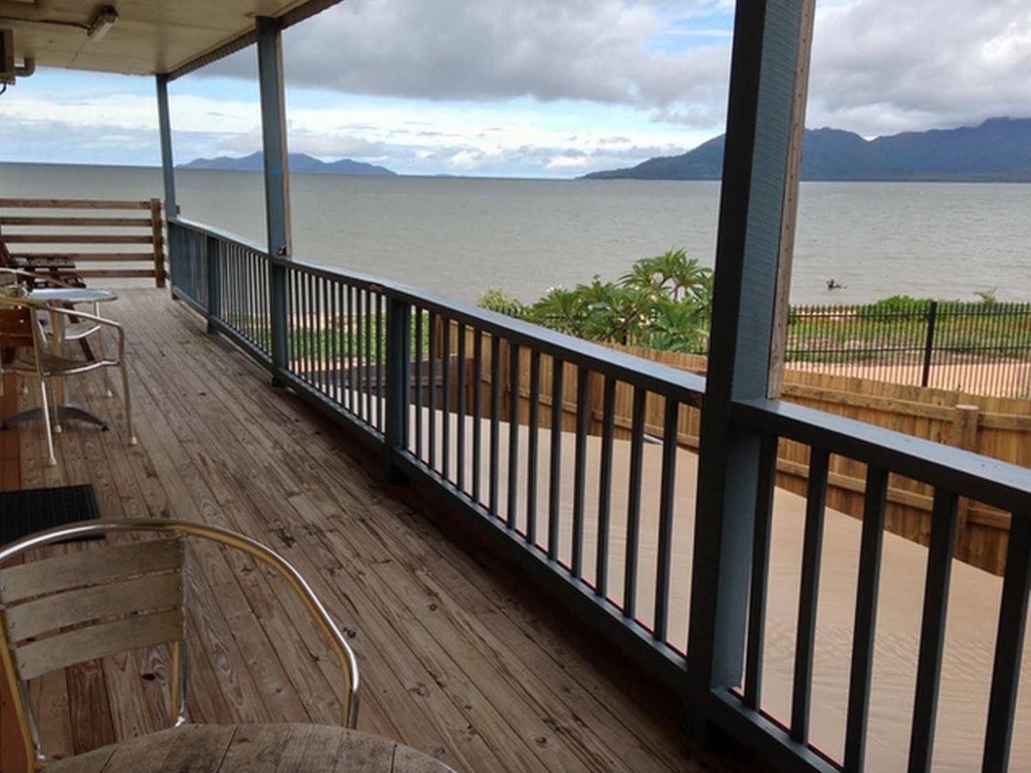 Cardwell Beachfront Motel