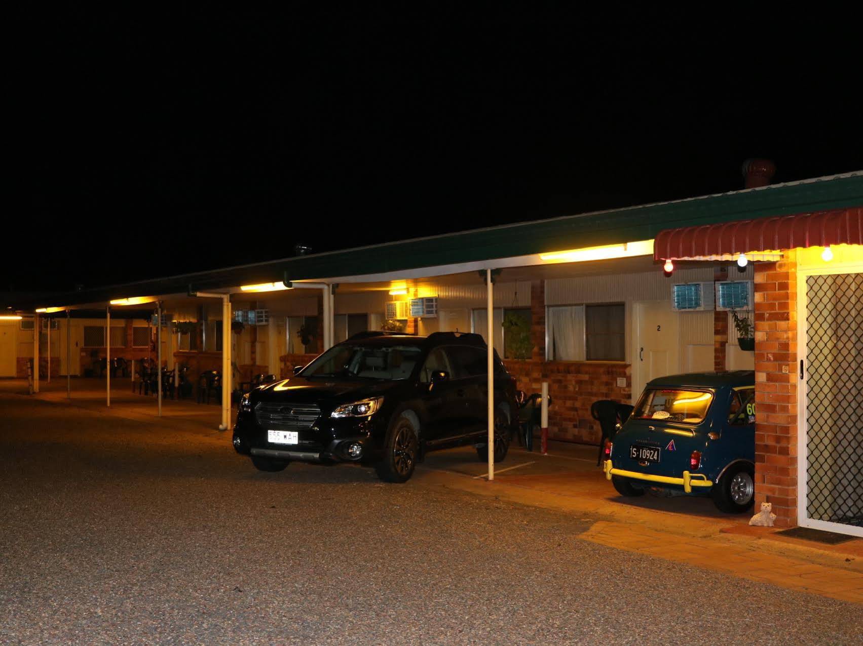 Avocado Motor Inn