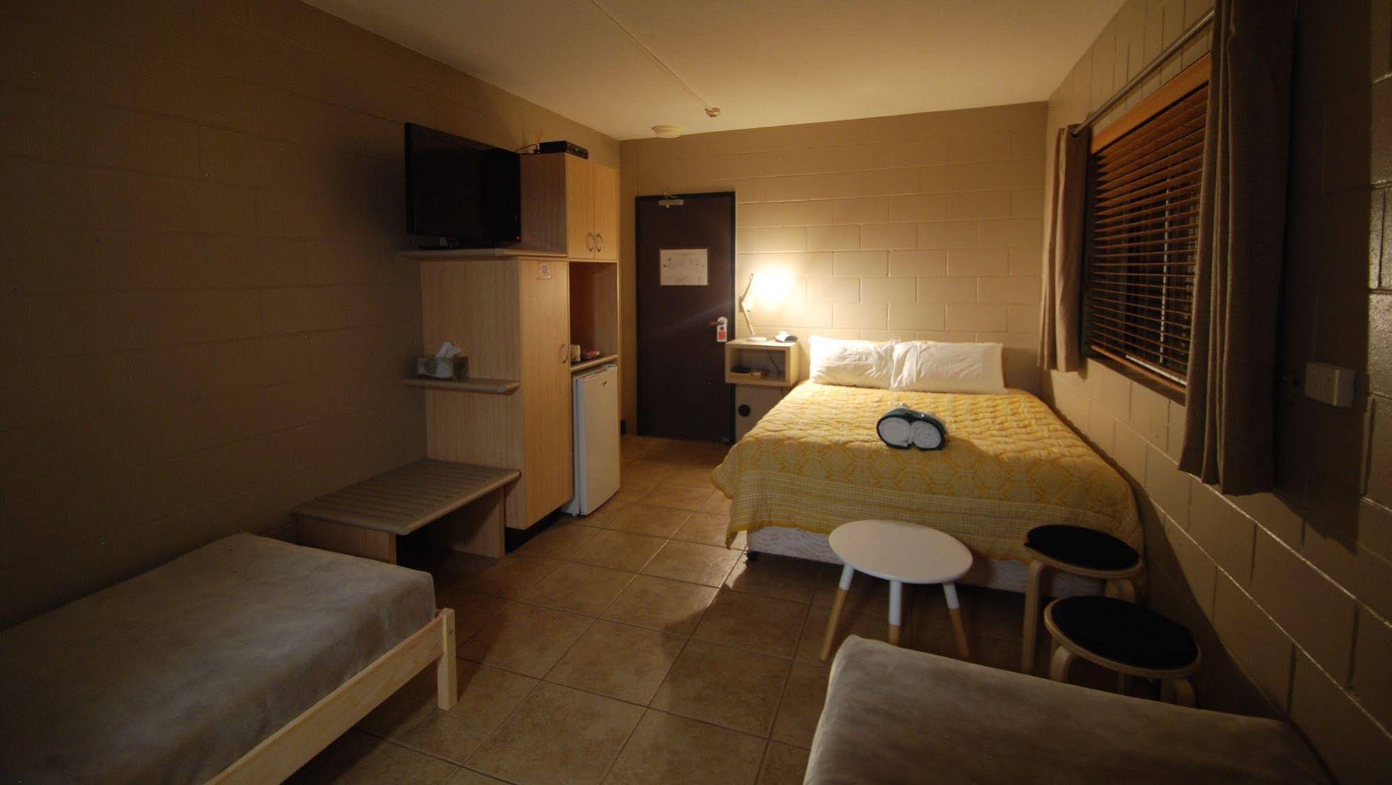 Childers Oasis Motel