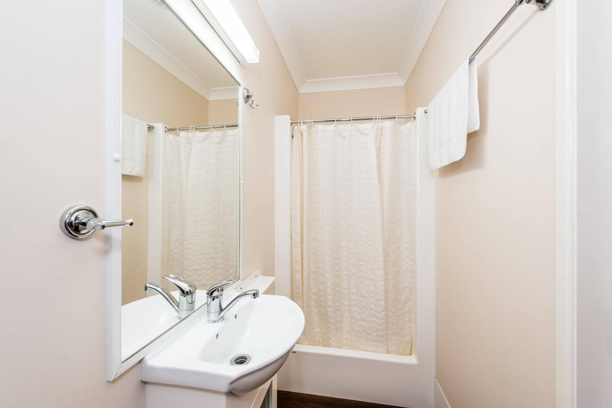 Cypress Pines Studio Villas