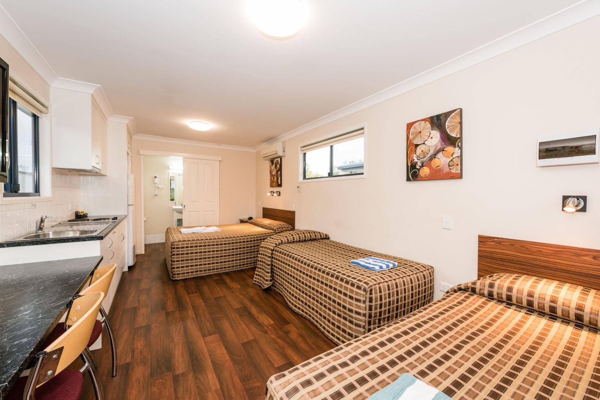 Cypress Pines Studio Villas