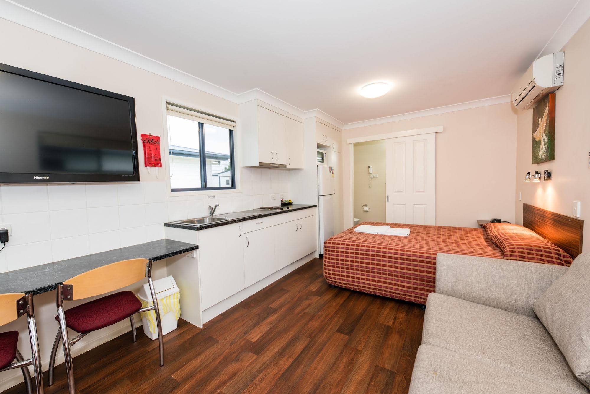 Cypress Pines Studio Villas