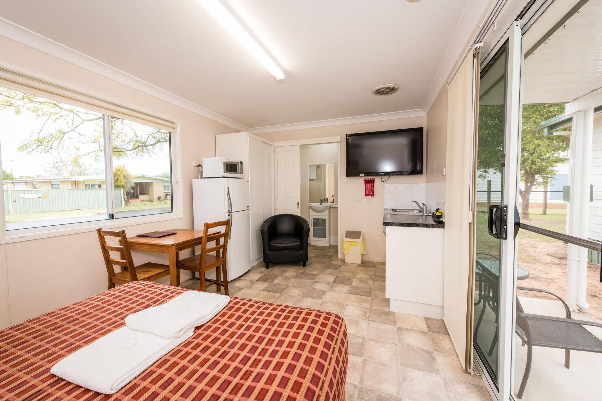 Cypress Pines Studio Villas