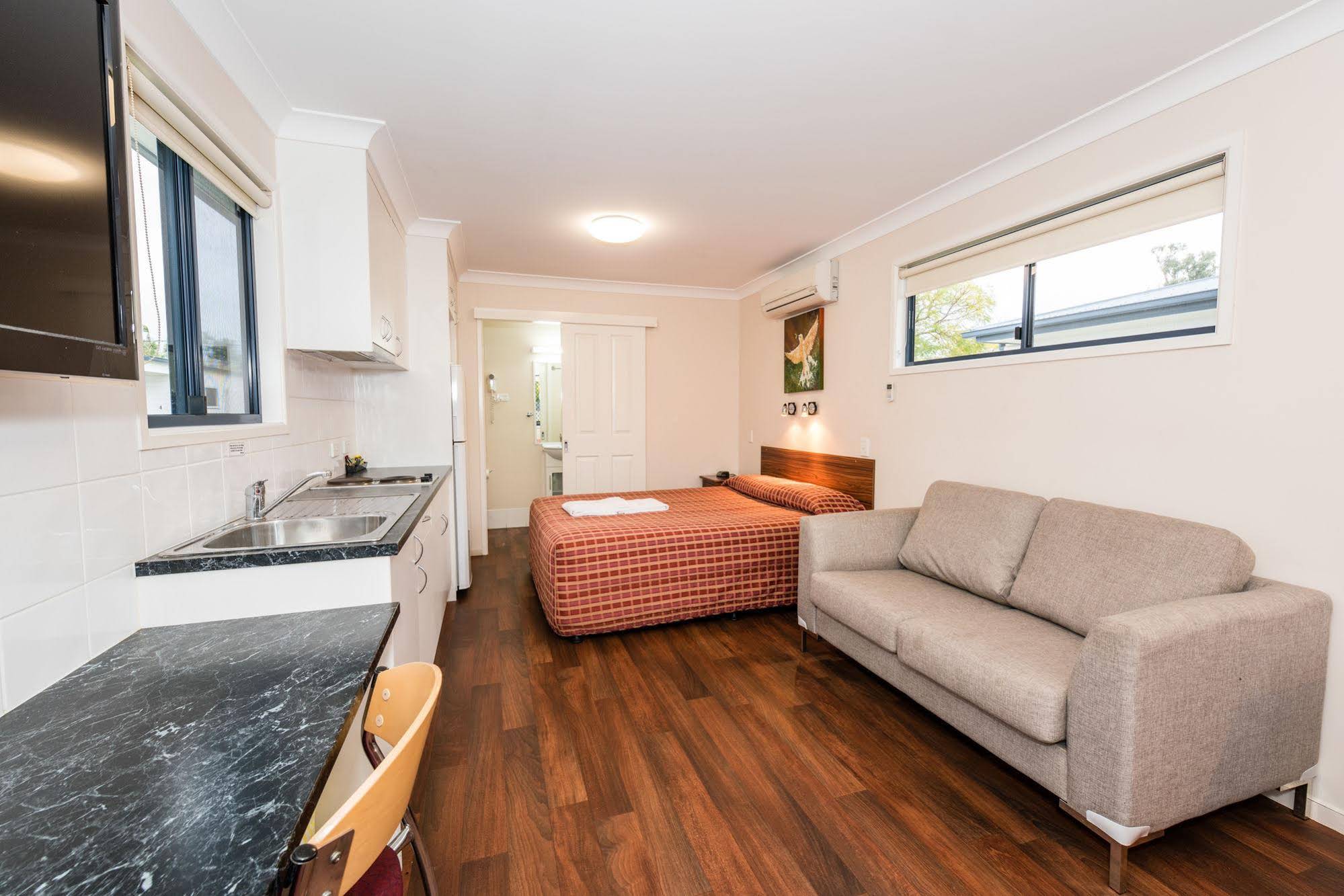 Cypress Pines Studio Villas
