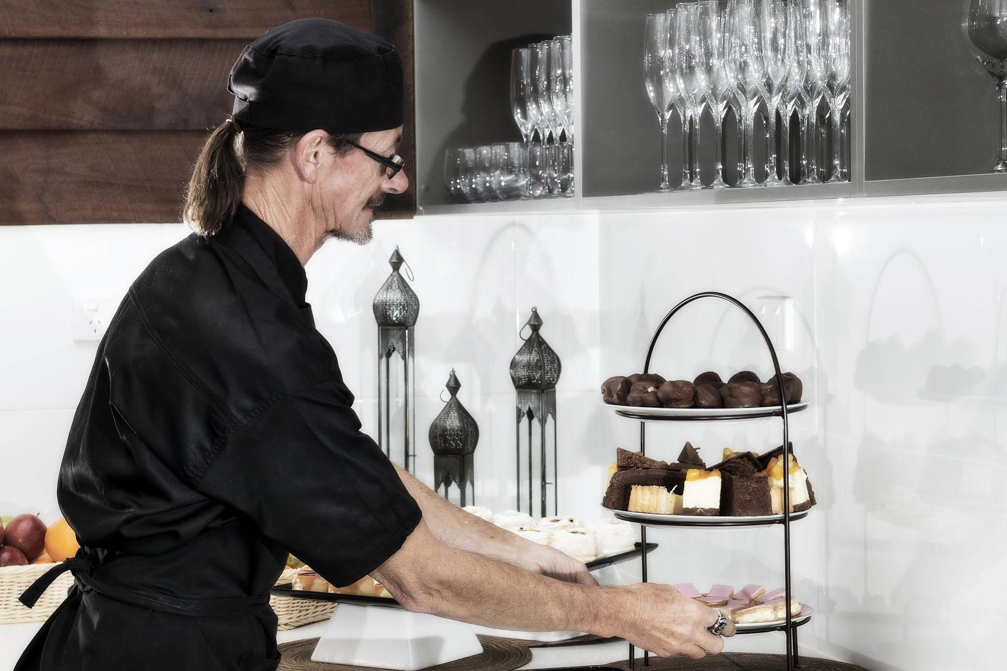 Kings Park Accommodation Chinchilla & Kings Park Bistro