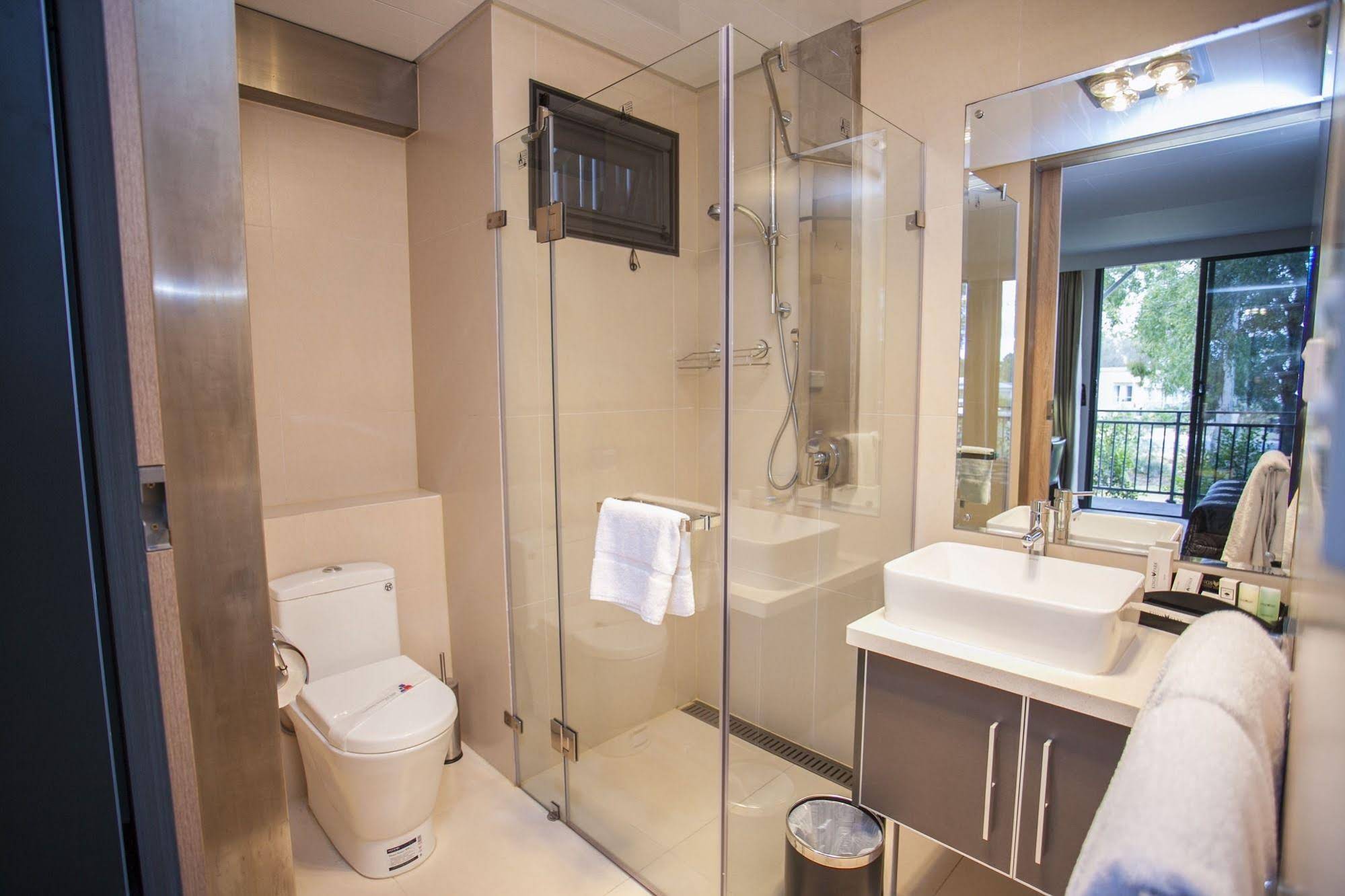 Kings Park Accommodation Chinchilla & Kings Park Bistro