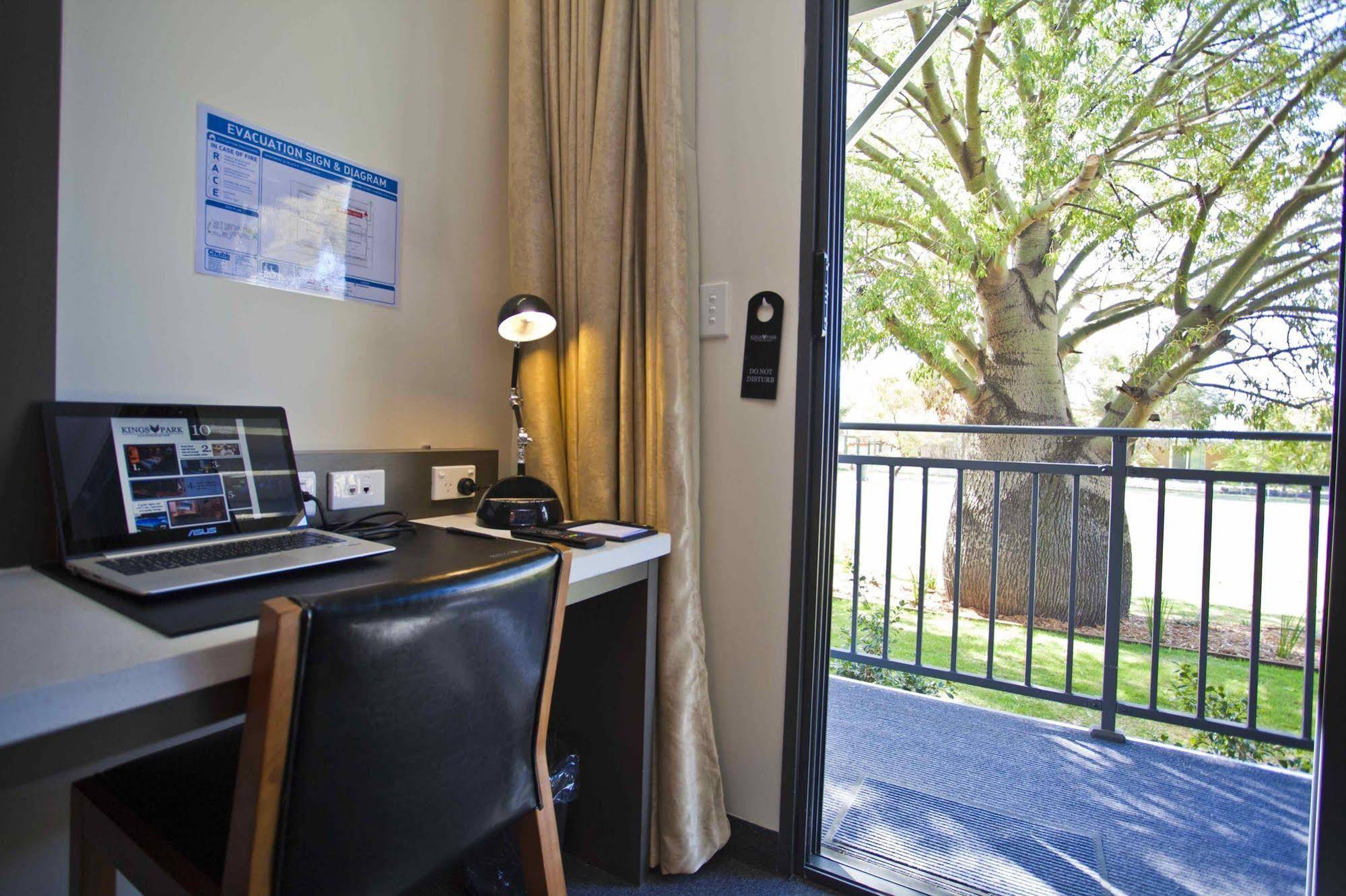 Kings Park Accommodation Chinchilla & Kings Park Bistro