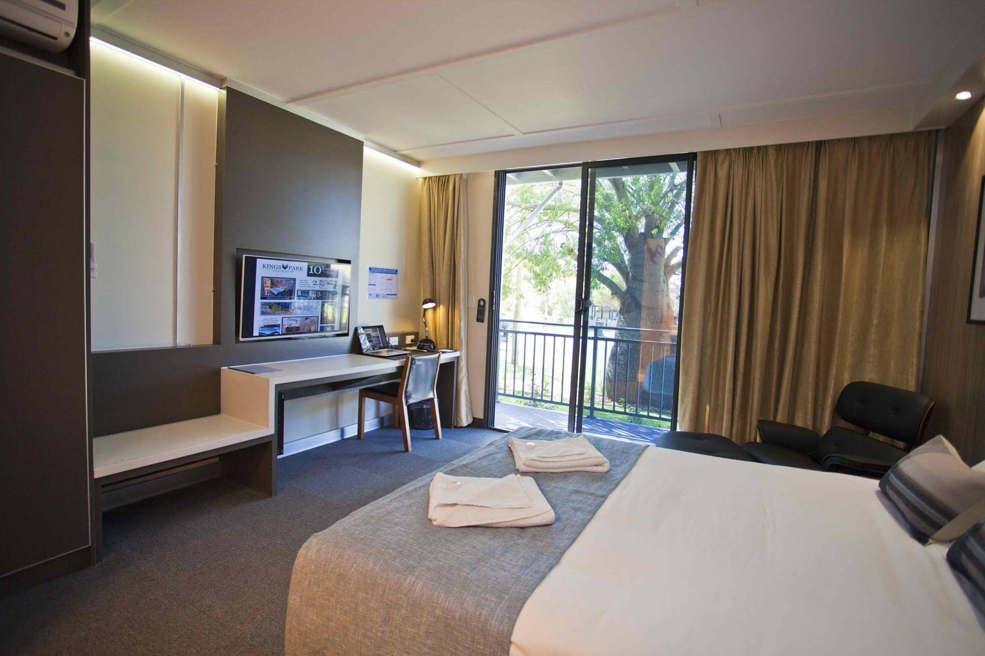 Kings Park Accommodation Chinchilla & Kings Park Bistro