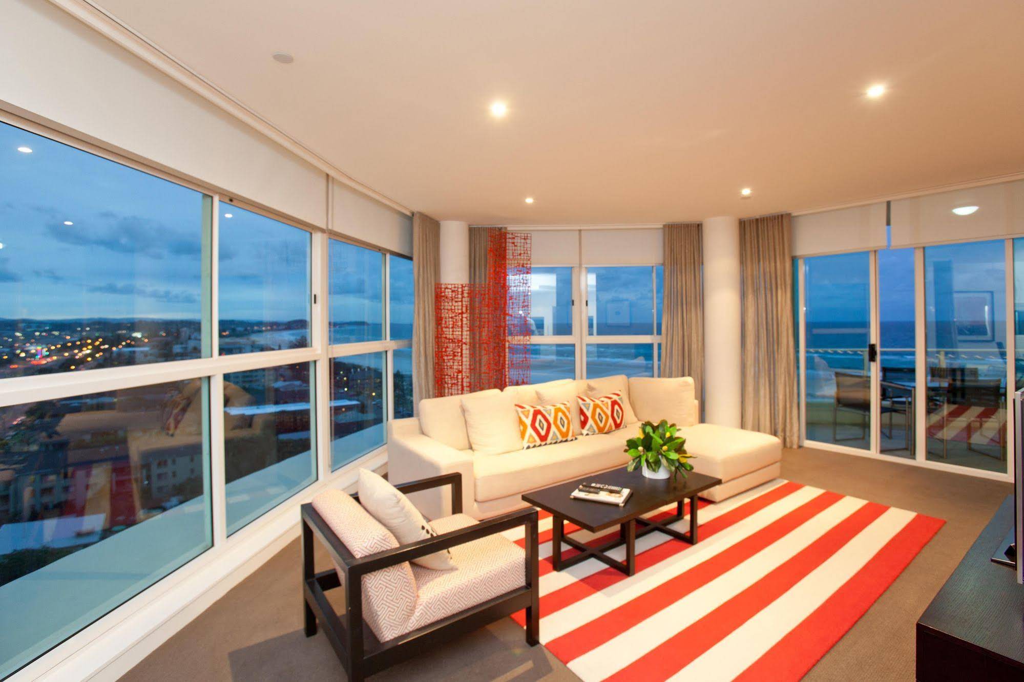 Australis Kirra Surf Apartments