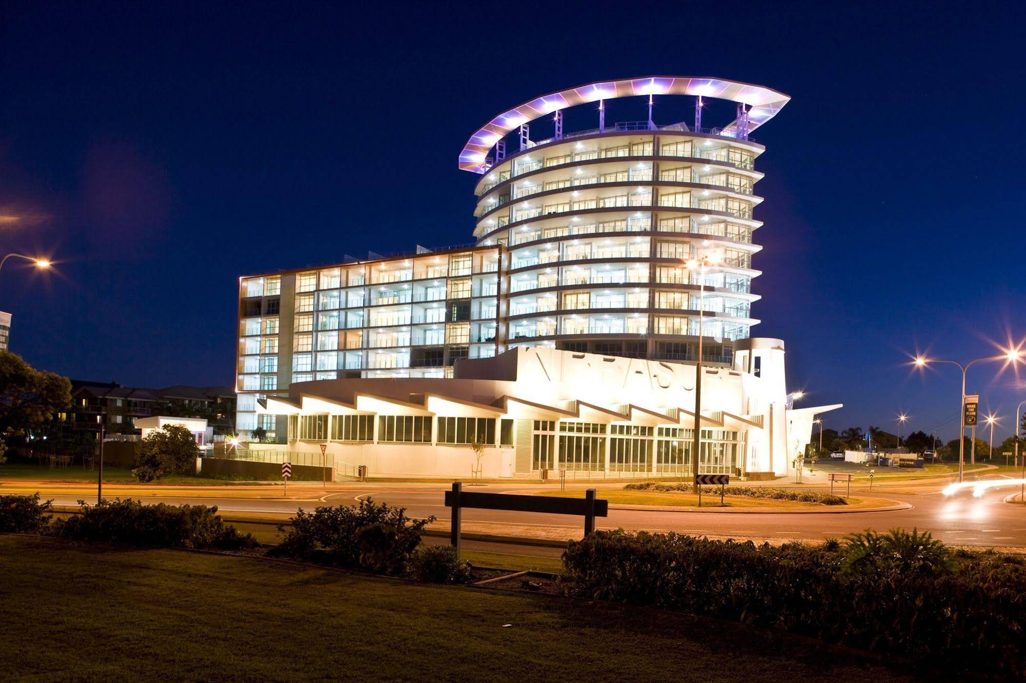 Australis Kirra Surf Apartments