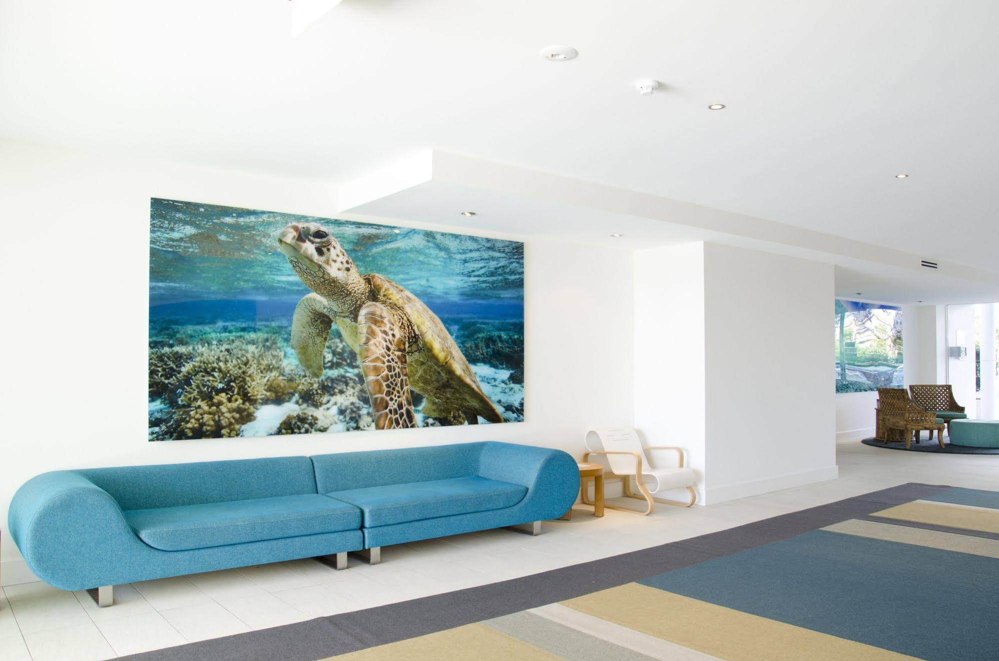 Australis Kirra Surf Apartments