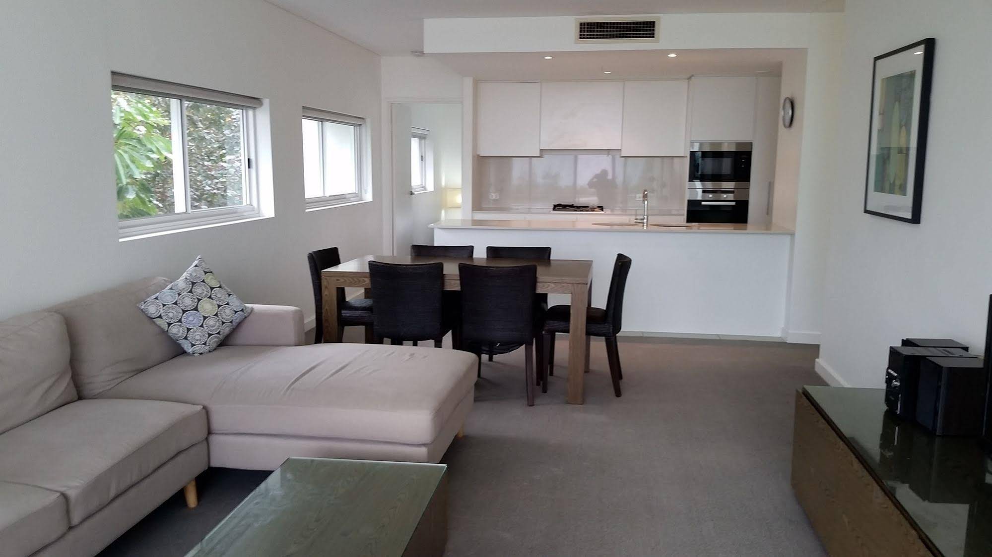 Australis Kirra Surf Apartments