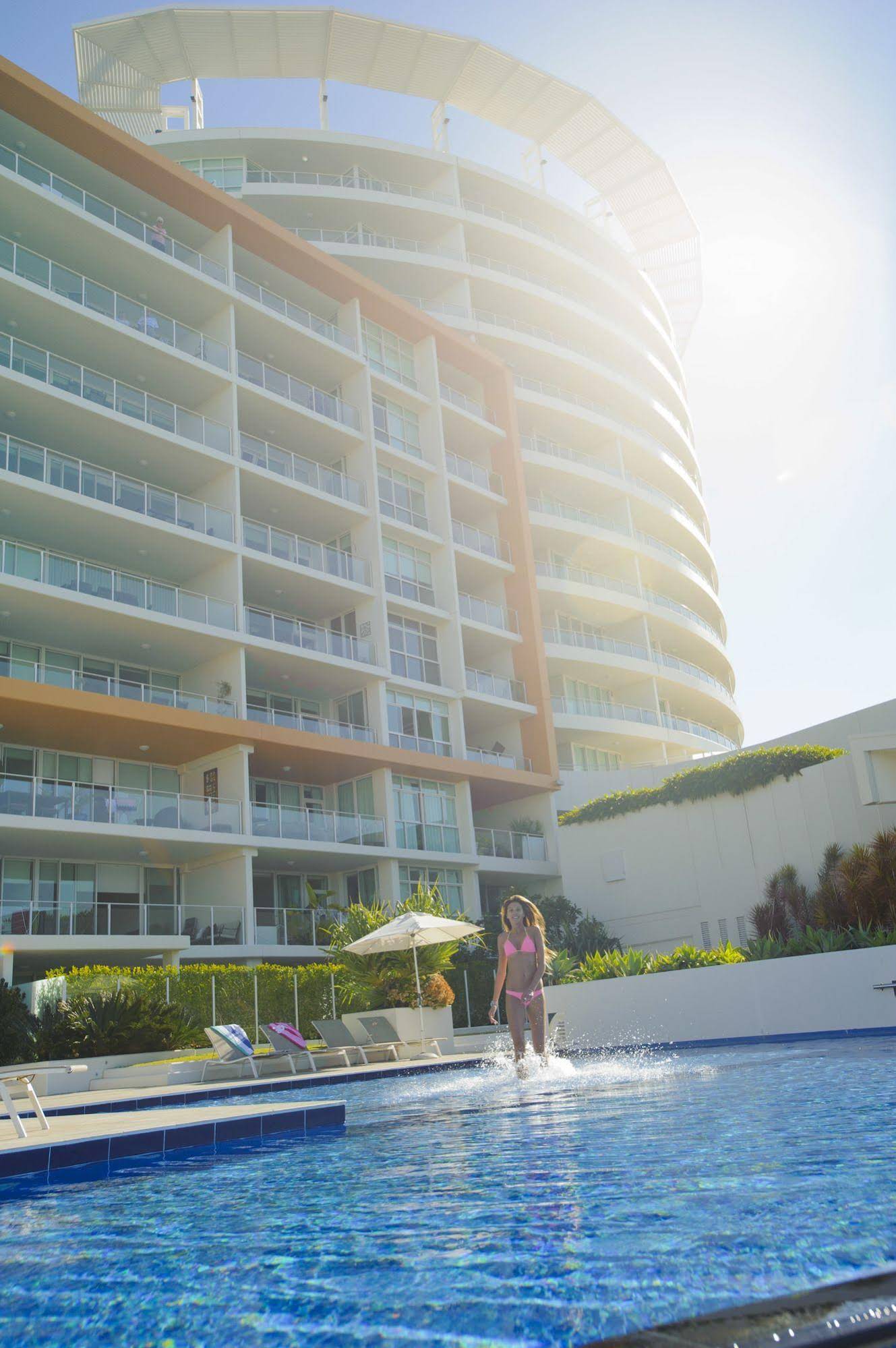 Australis Kirra Surf Apartments