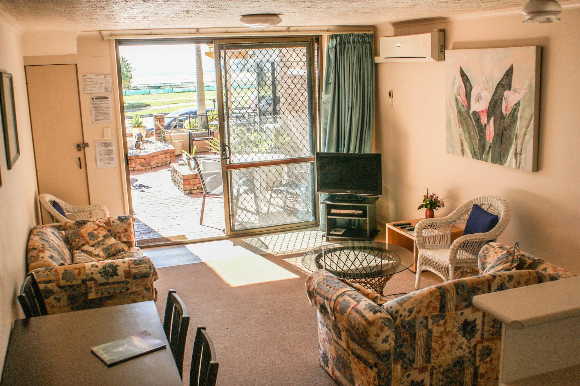 Kirra Vista Holiday Units