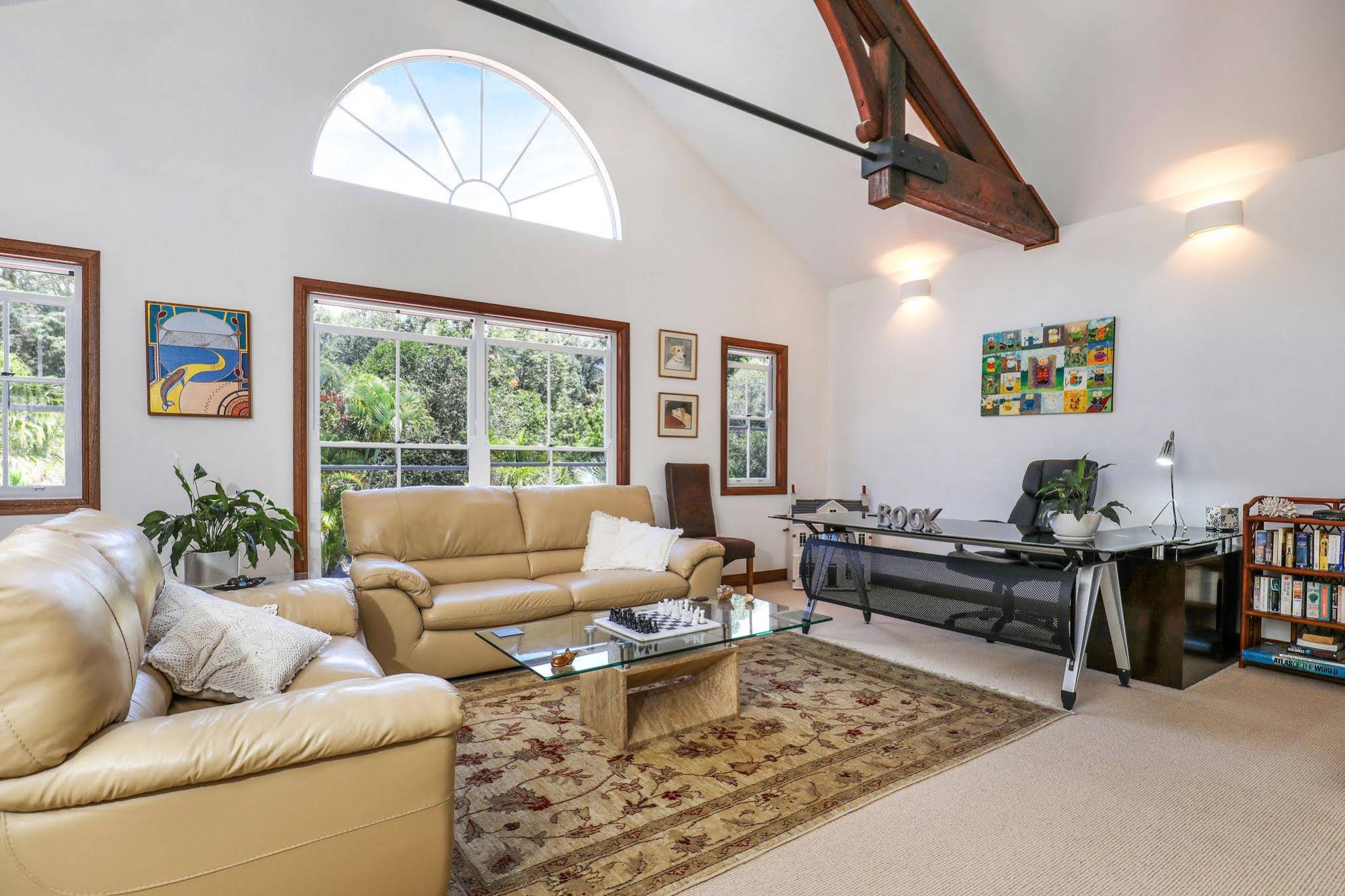 Kingfishers Manor