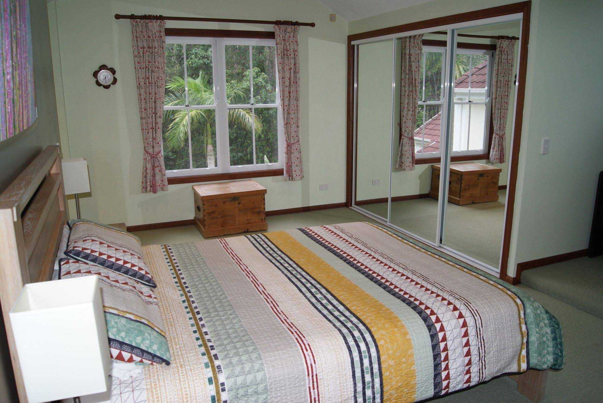 Kingfishers Manor