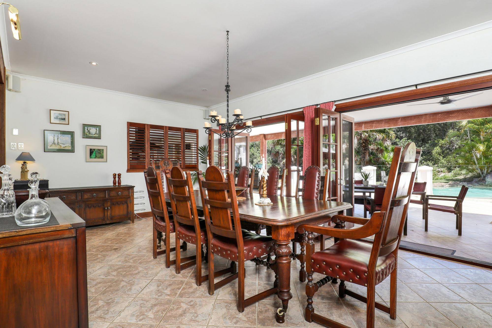 Kingfishers Manor