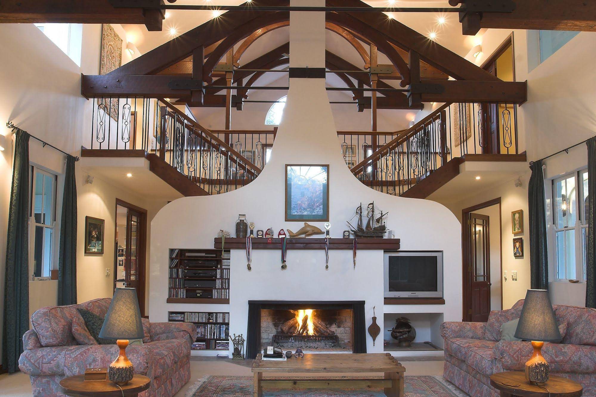 Kingfishers Manor