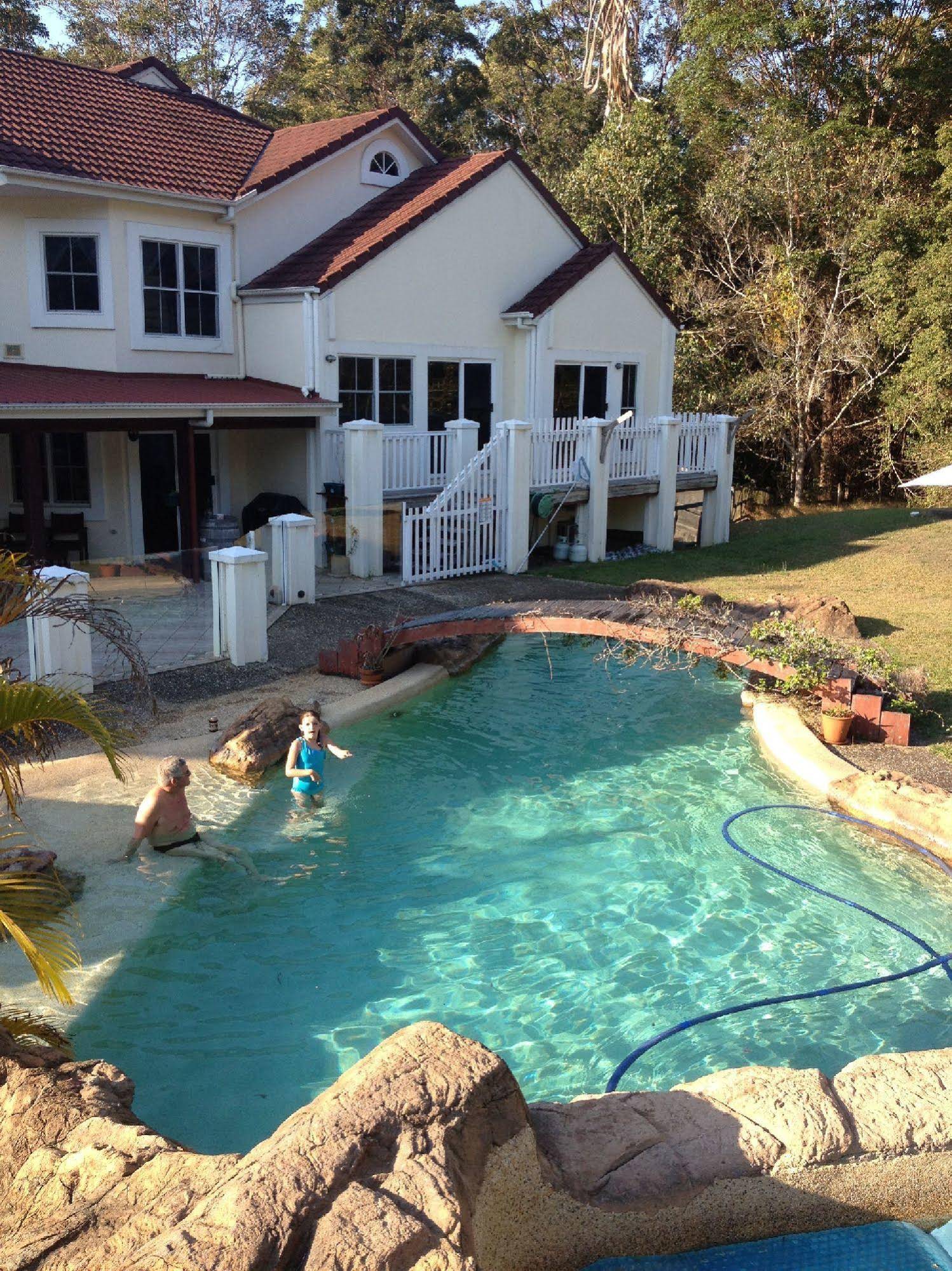 Kingfishers Manor