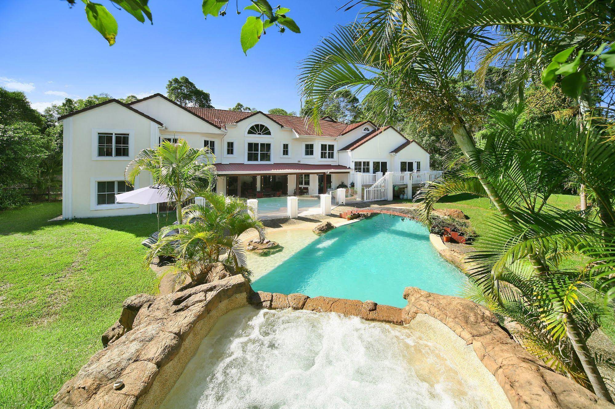 Kingfishers Manor
