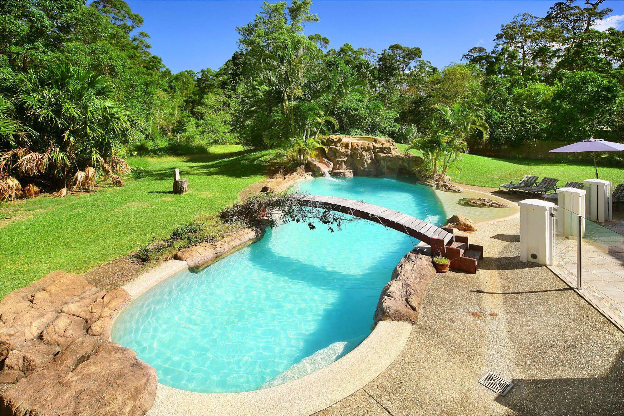Kingfishers Manor
