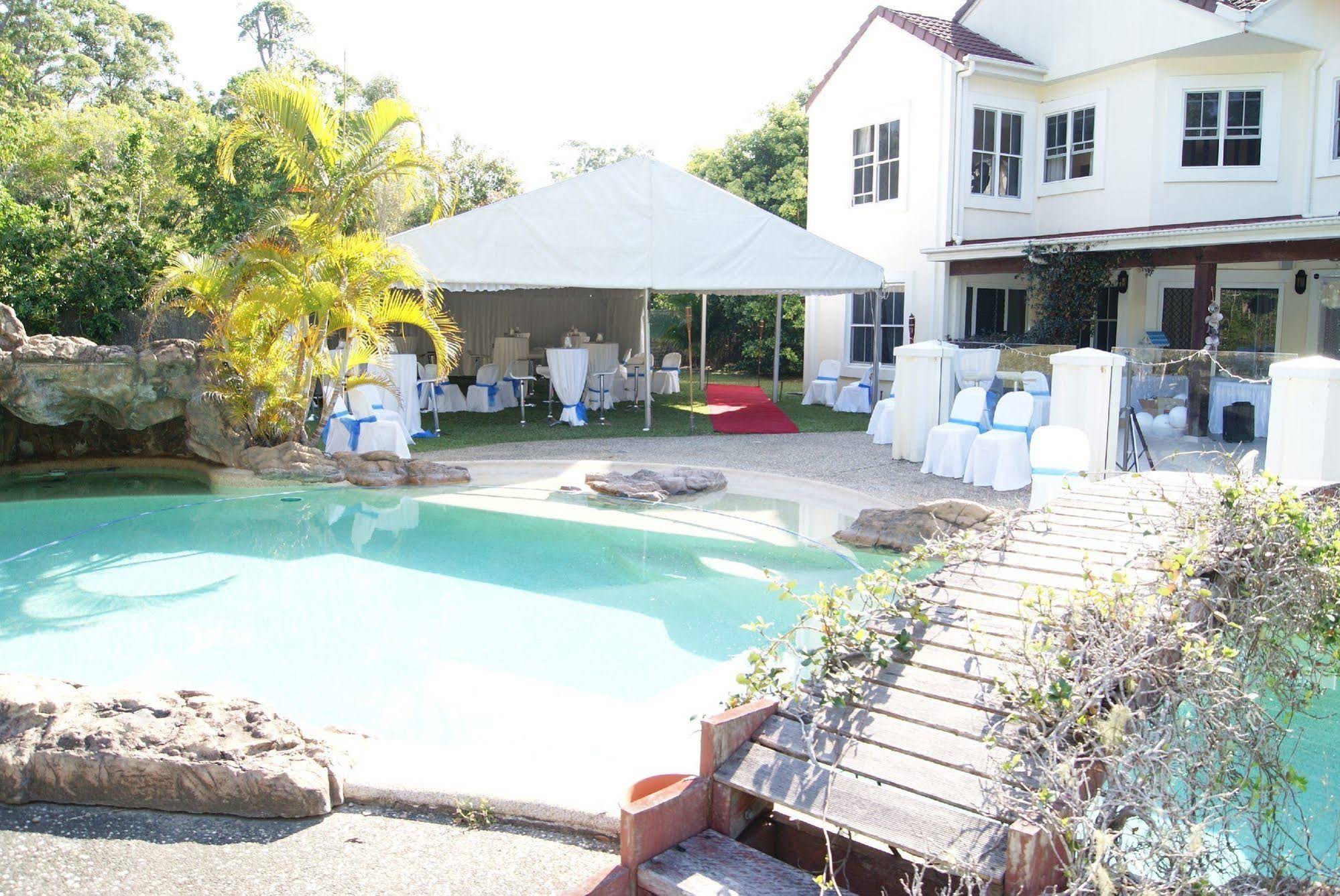 Kingfishers Manor