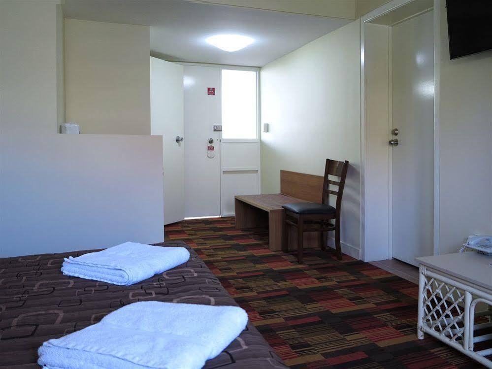 Nightcap at Balaclava Hotel