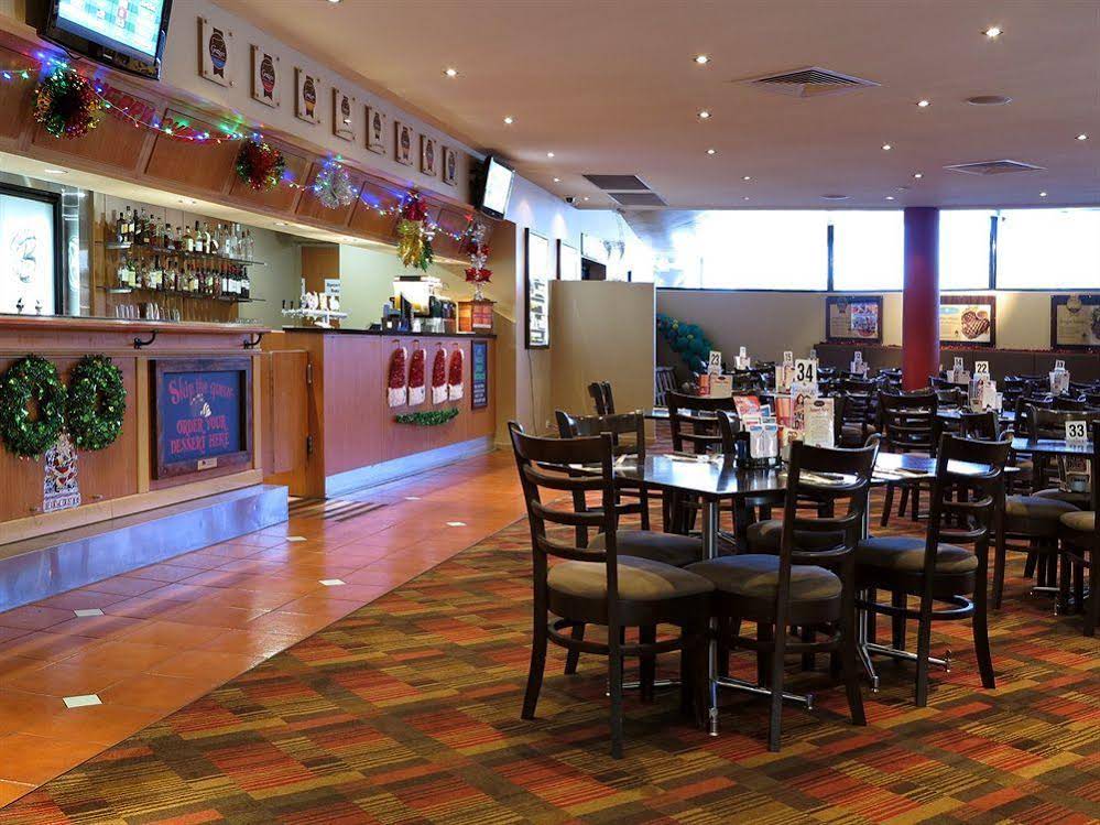 Nightcap at Balaclava Hotel