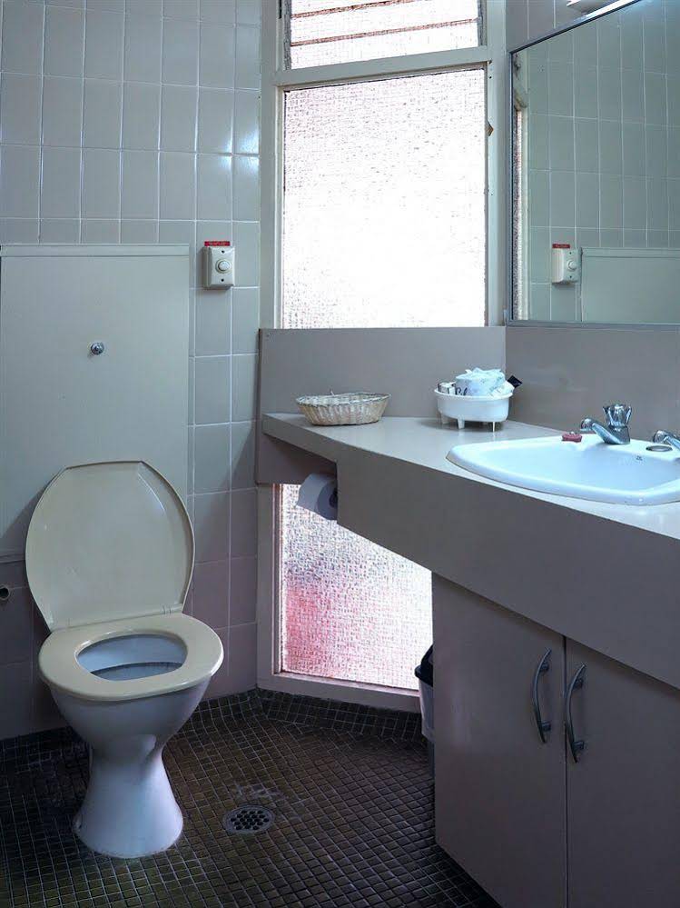 Nightcap at Balaclava Hotel