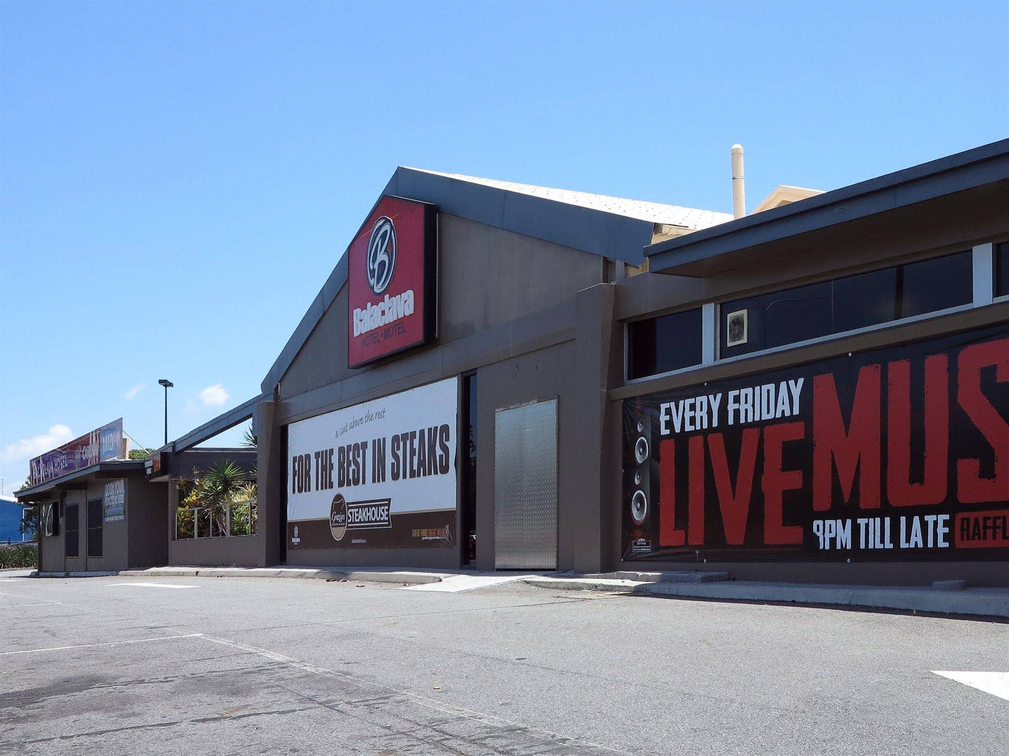 Nightcap at Balaclava Hotel