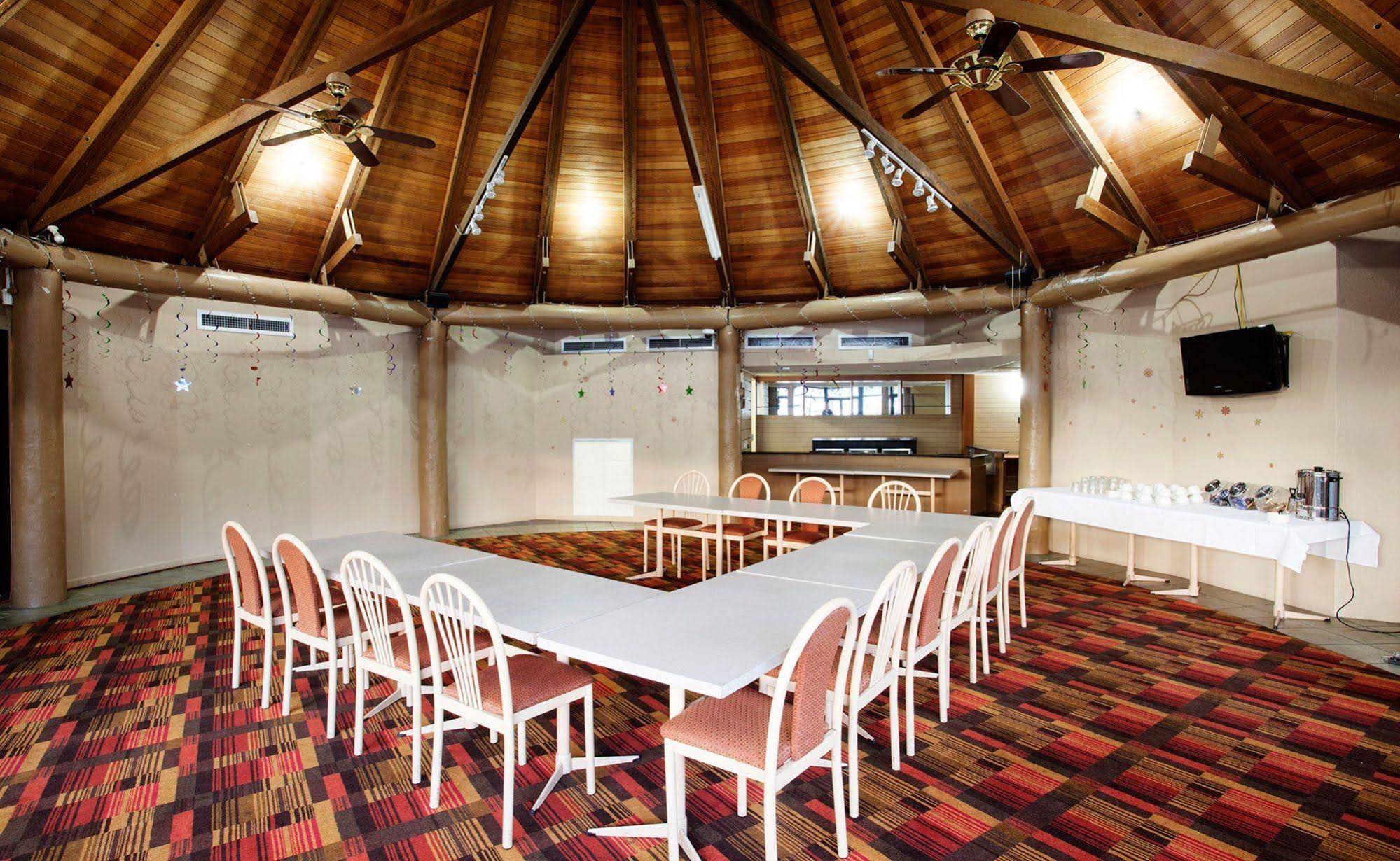 Nightcap at Balaclava Hotel