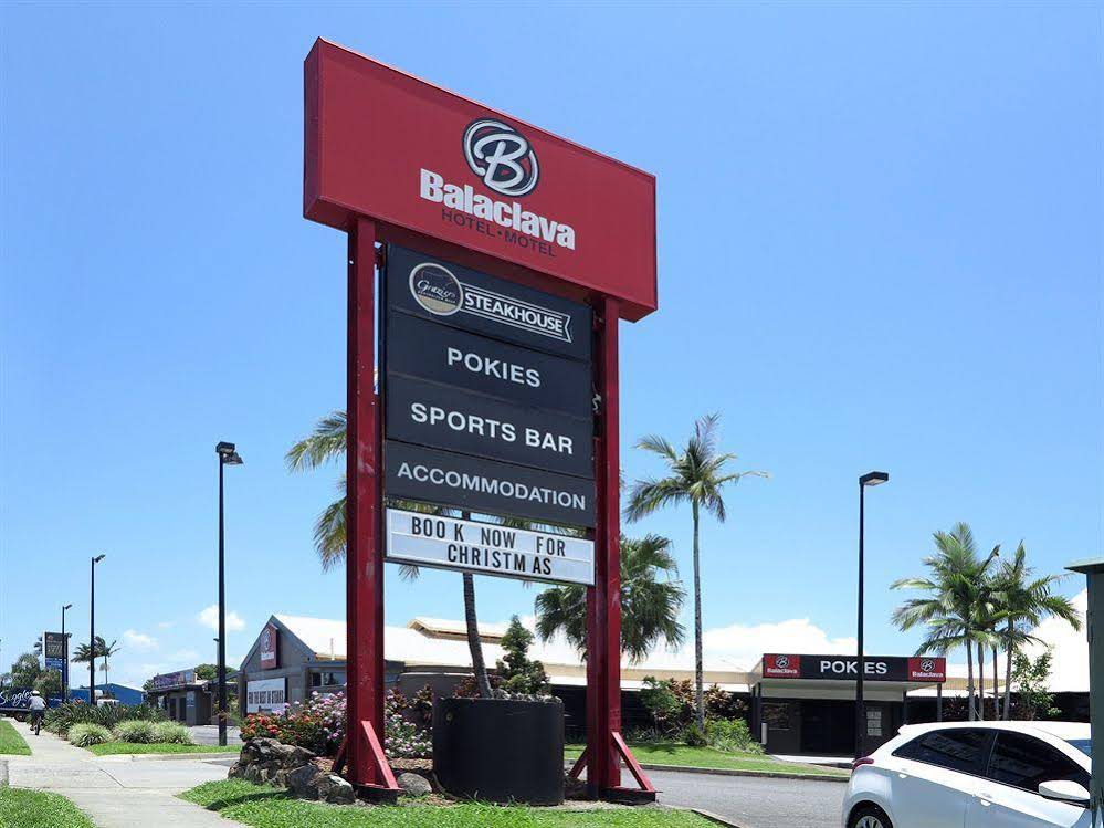 Nightcap at Balaclava Hotel