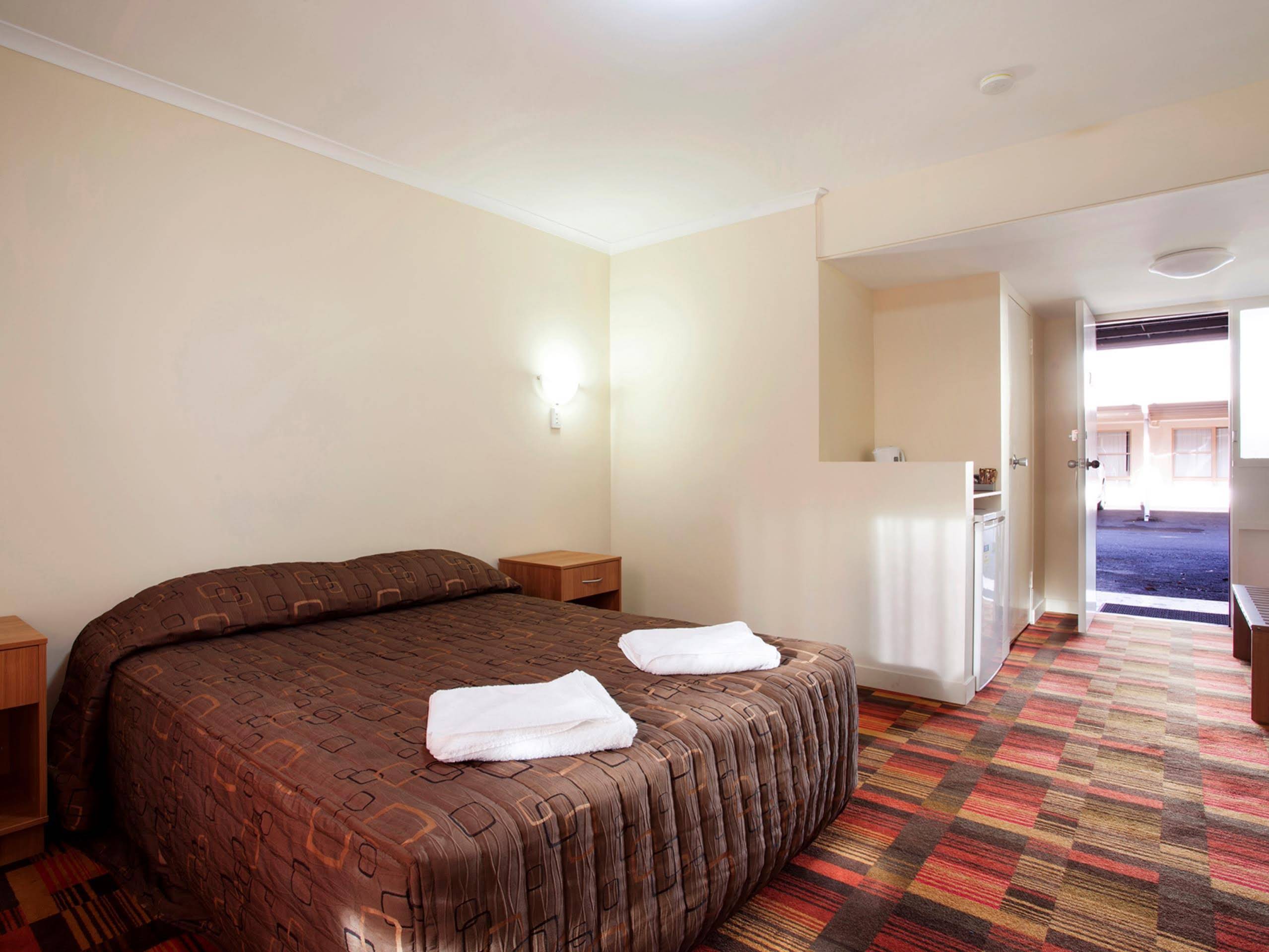 Nightcap at Balaclava Hotel