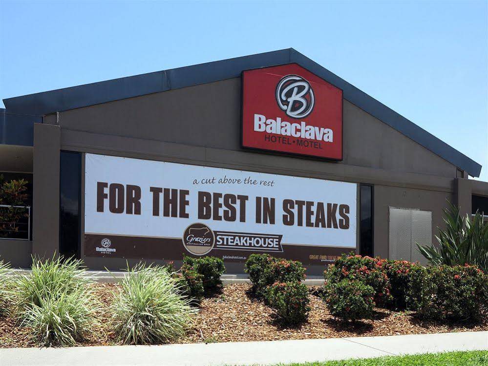 Nightcap at Balaclava Hotel