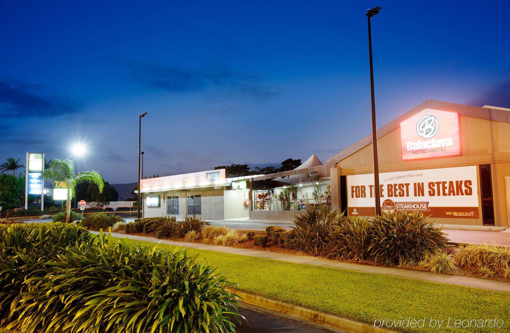 Nightcap at Balaclava Hotel