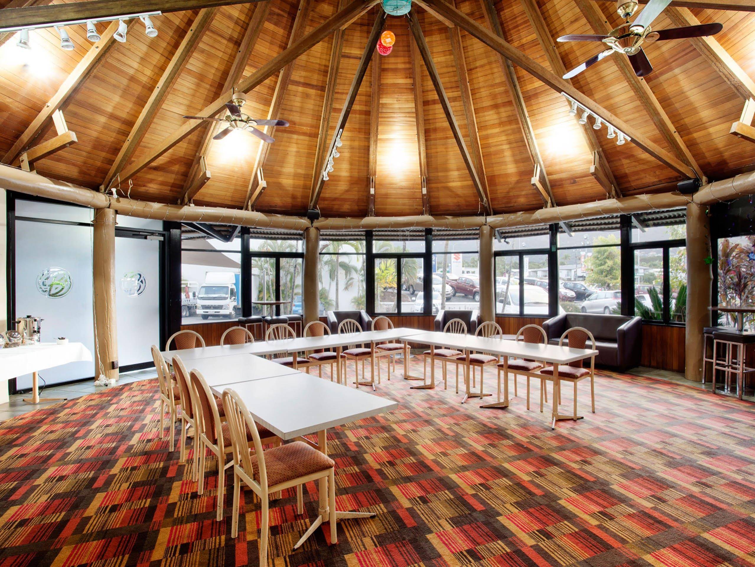 Nightcap at Balaclava Hotel