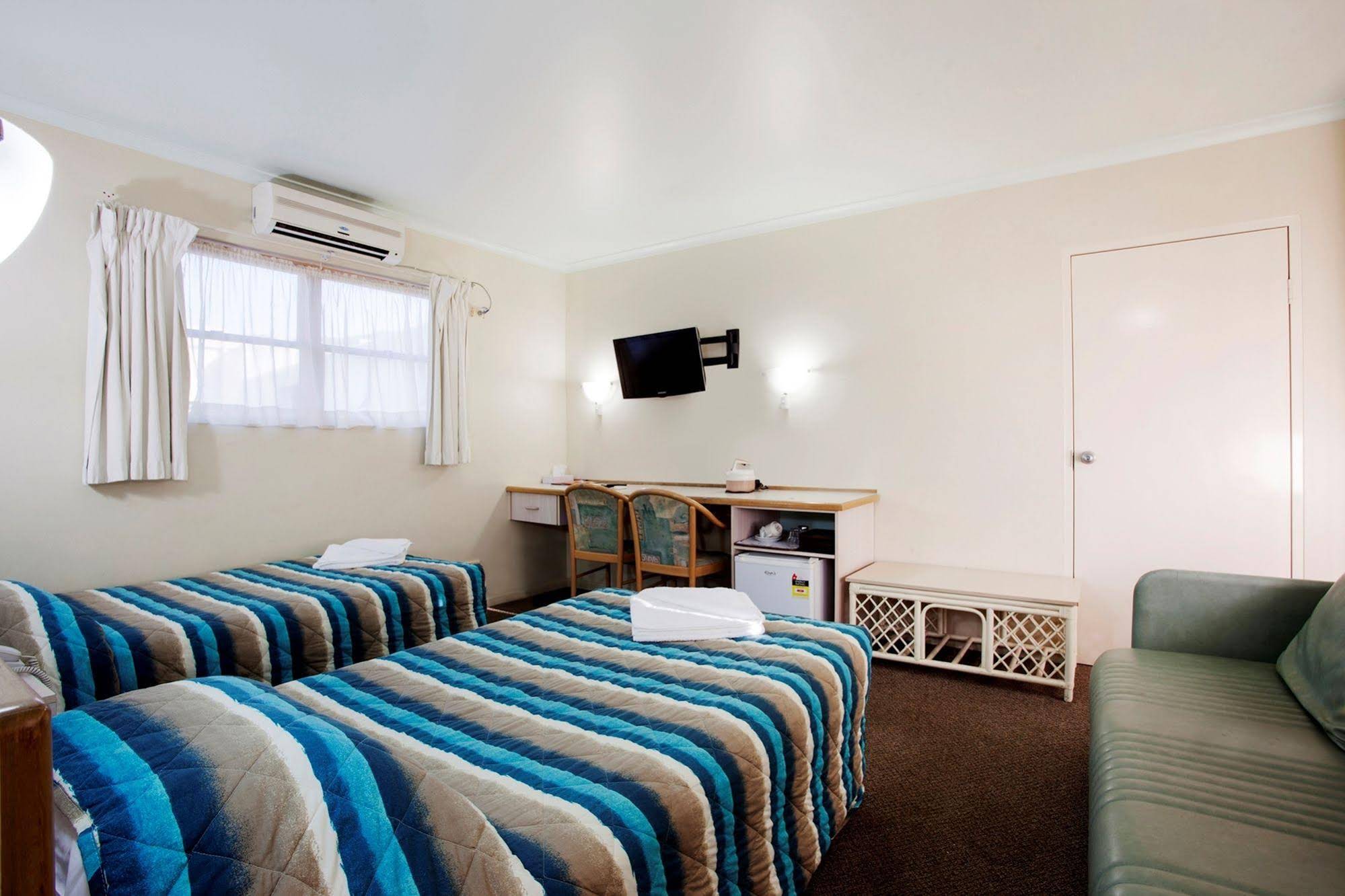 Nightcap at Balaclava Hotel