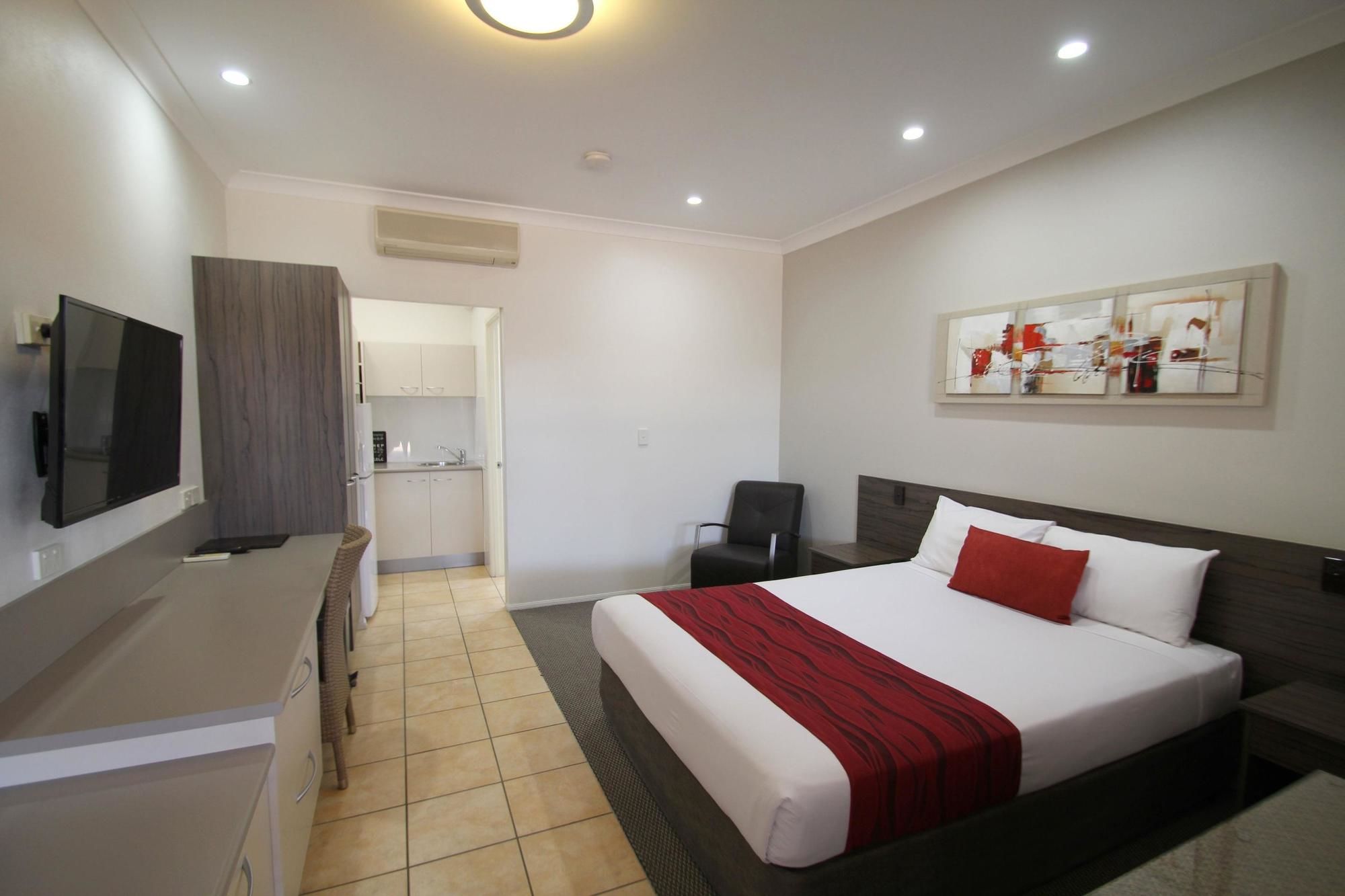 Midlander Motor Inn