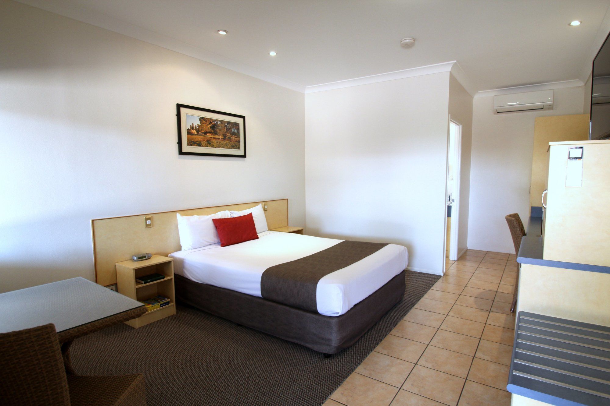 Midlander Motor Inn