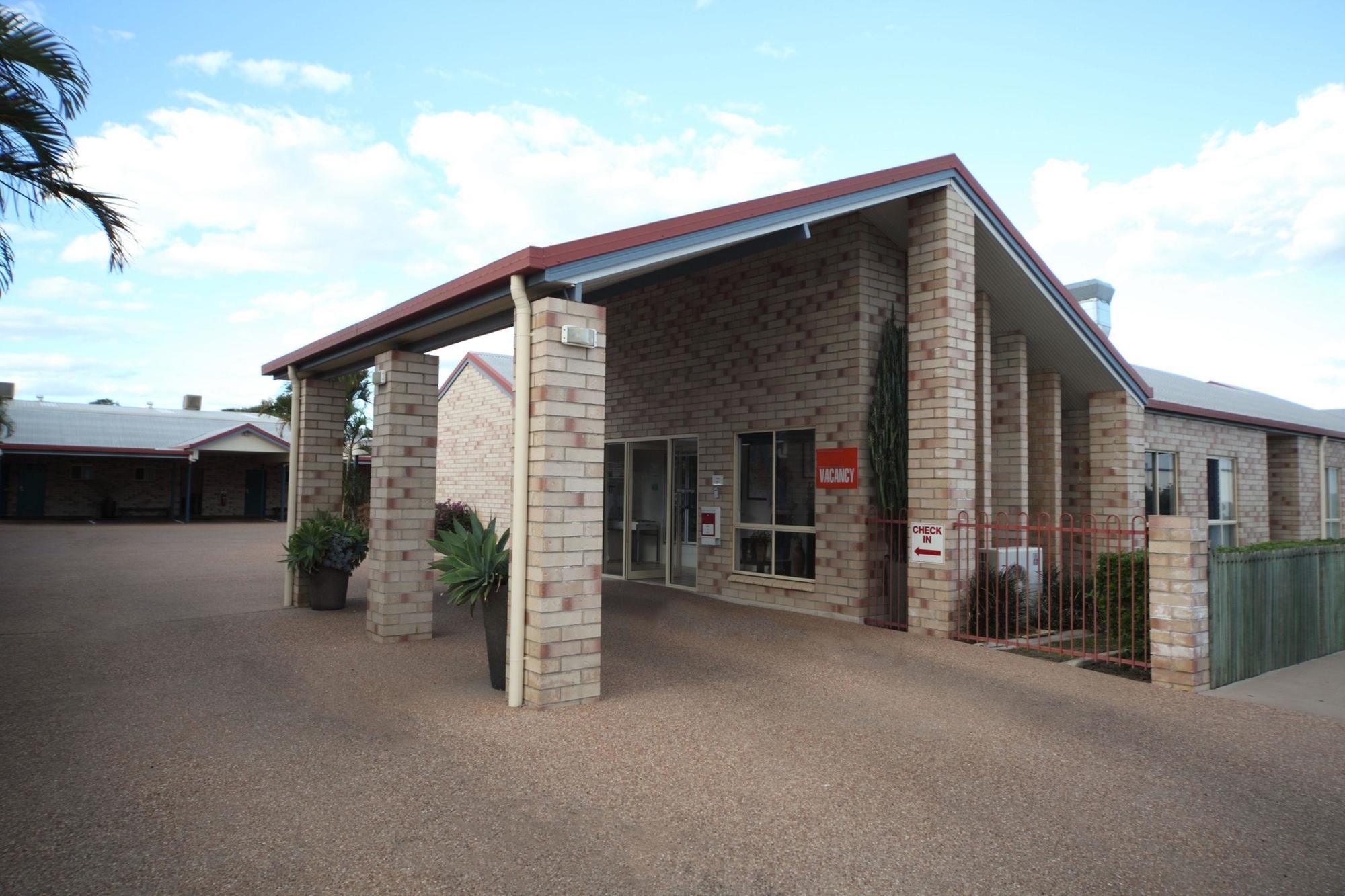 Midlander Motor Inn