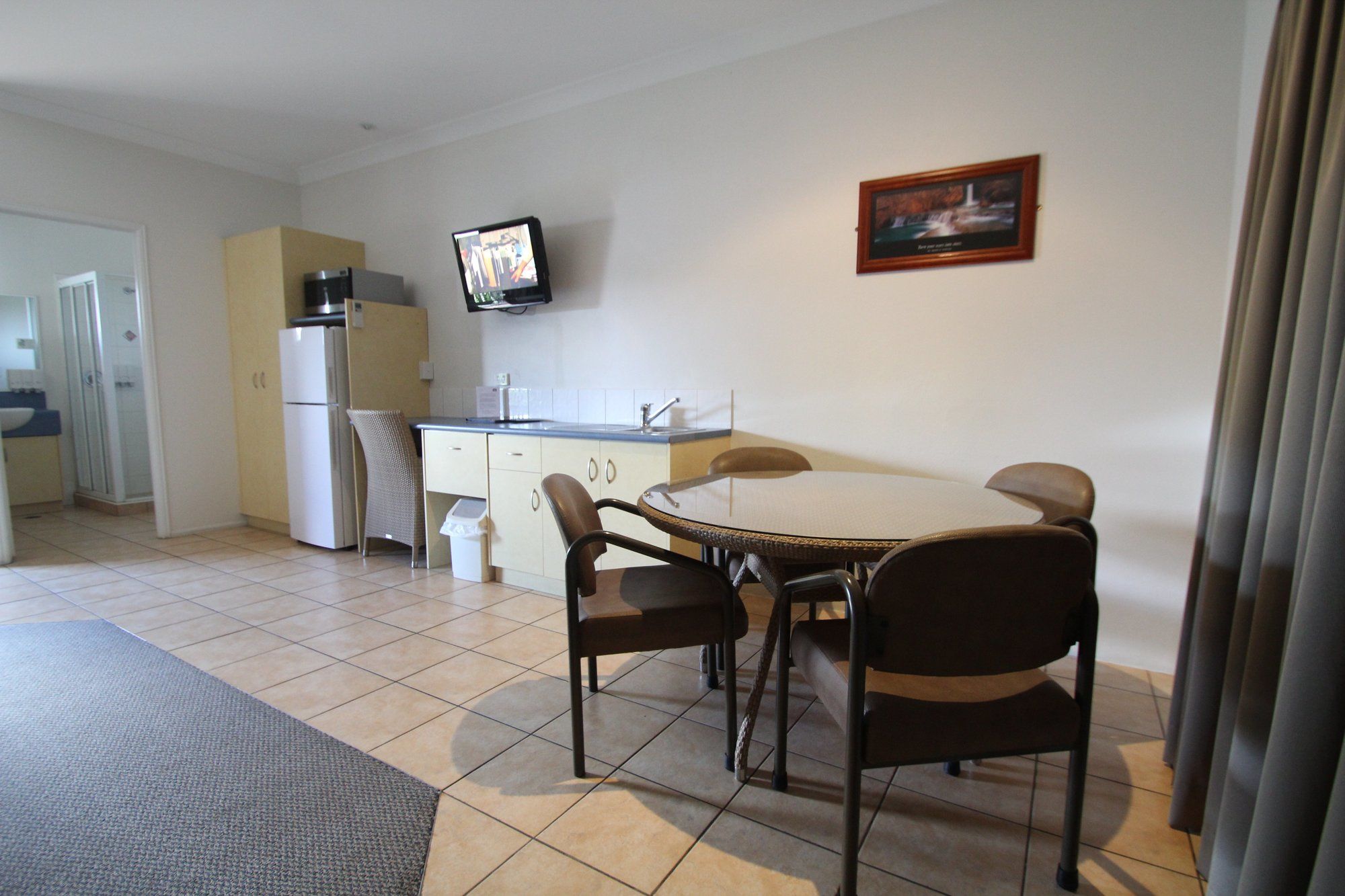 Midlander Motor Inn
