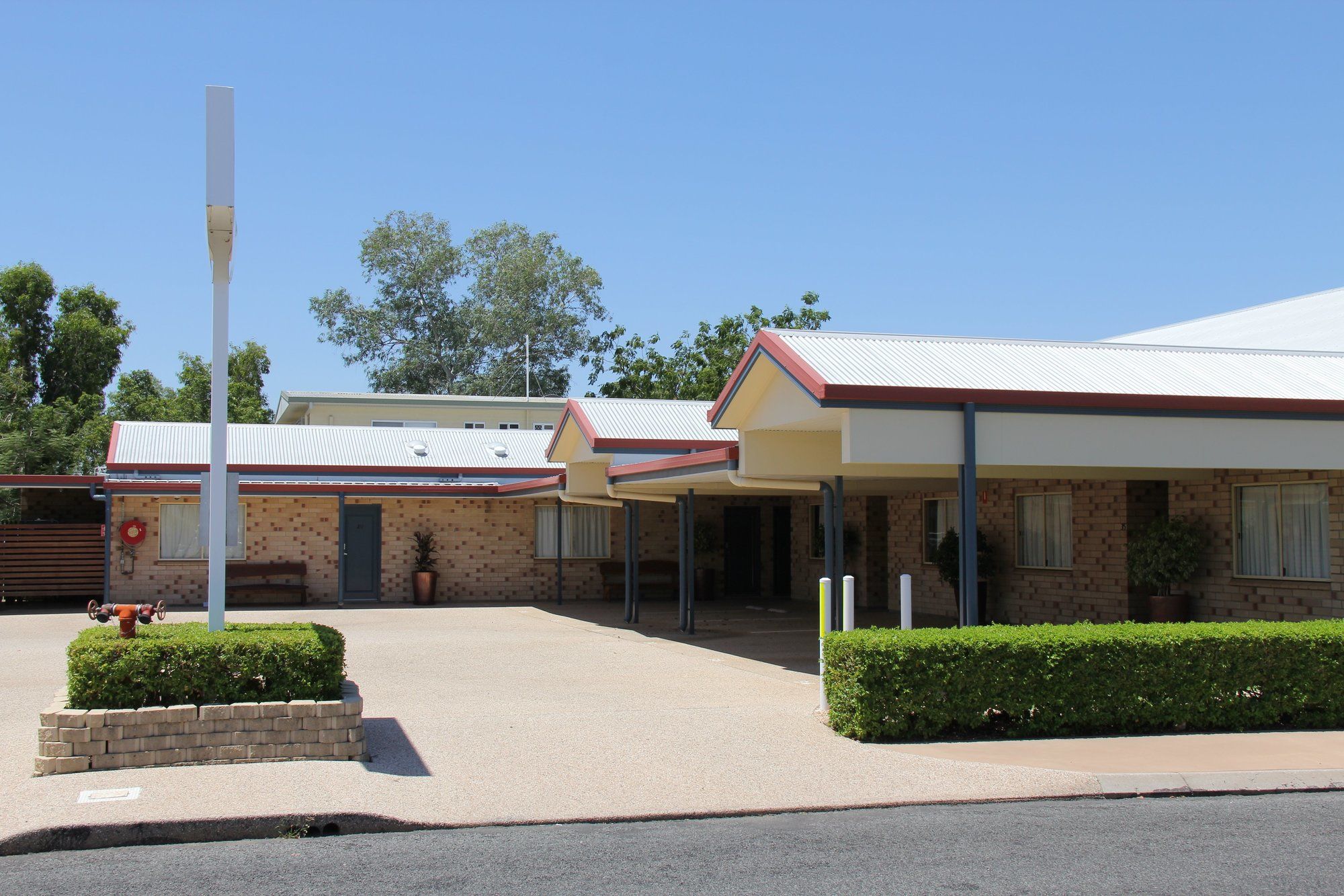 Midlander Motor Inn
