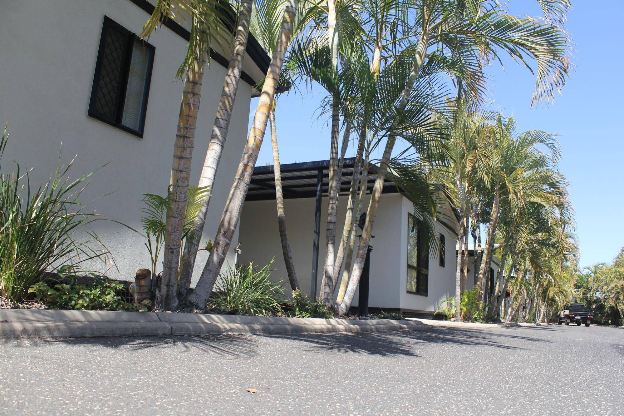 Emerald Motel Apartments